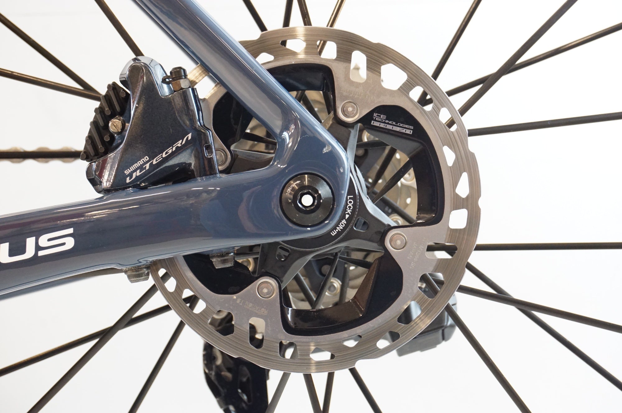 FOCUS 「フォーカス」 IZALCO MAX DISC 2024年モデル ロードバイク