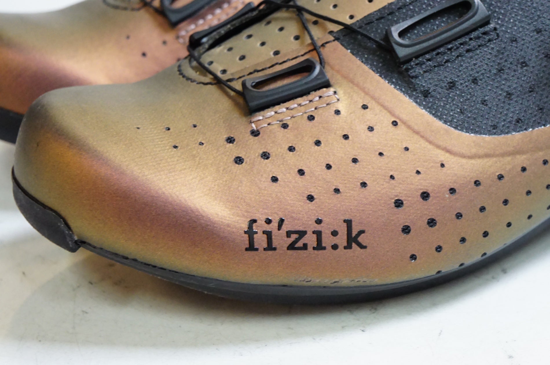 FIZIK 「フィジーク」 TEMPO OVERCURVE R4 IRIDESCENT 260mm シューズ / 熊谷本店