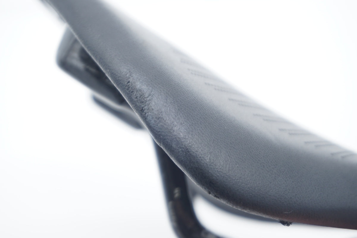 TNI 「ティーエヌアイ」 LITEFLY サドル / 滋賀大津店