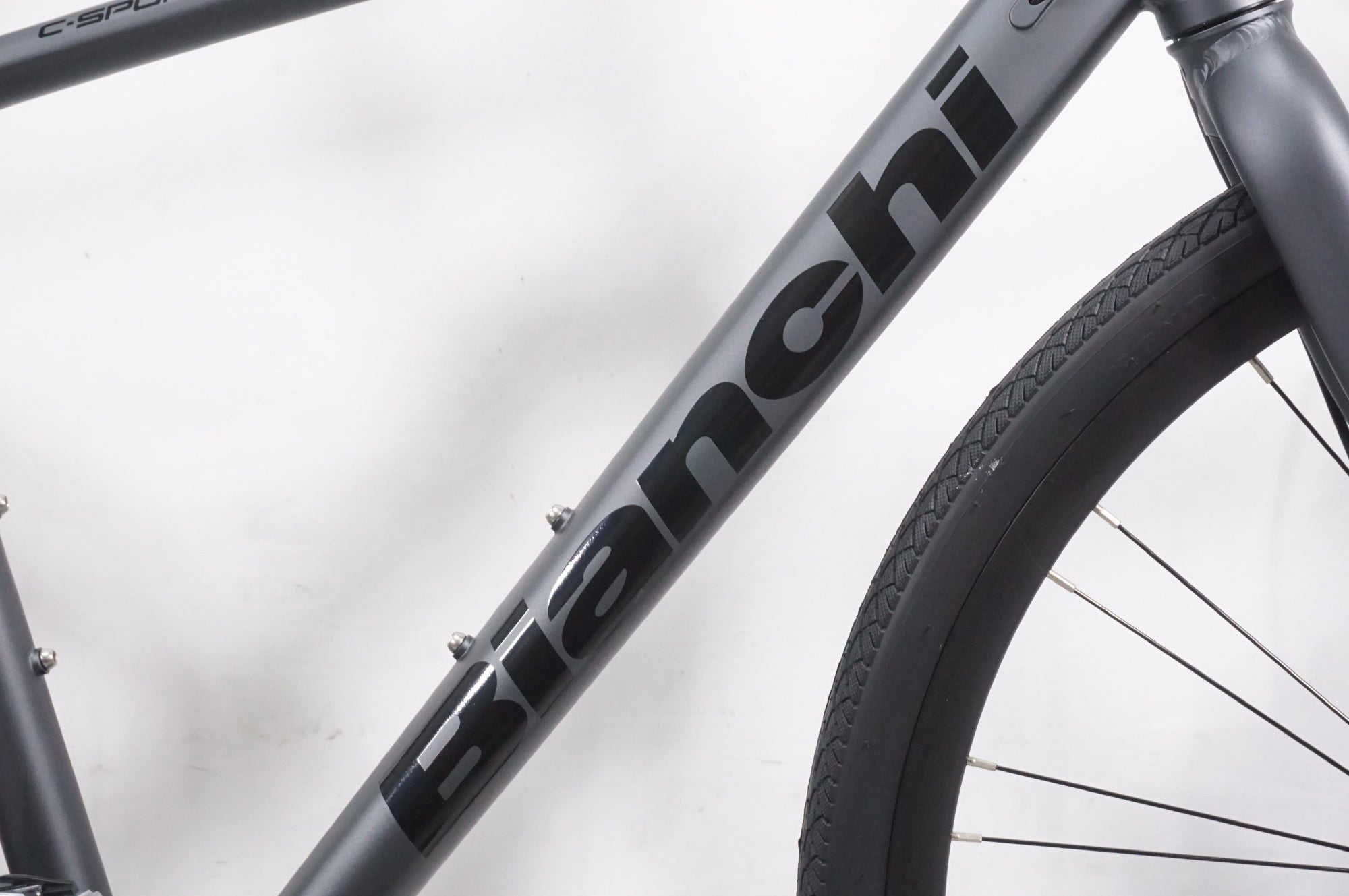 bianchi c-sport2 disc リアホイールジャンク 引き取り限定 BIANCHI 「ビアンキ」 C-SPORT2 DISC 2022年モデル クロスバイク