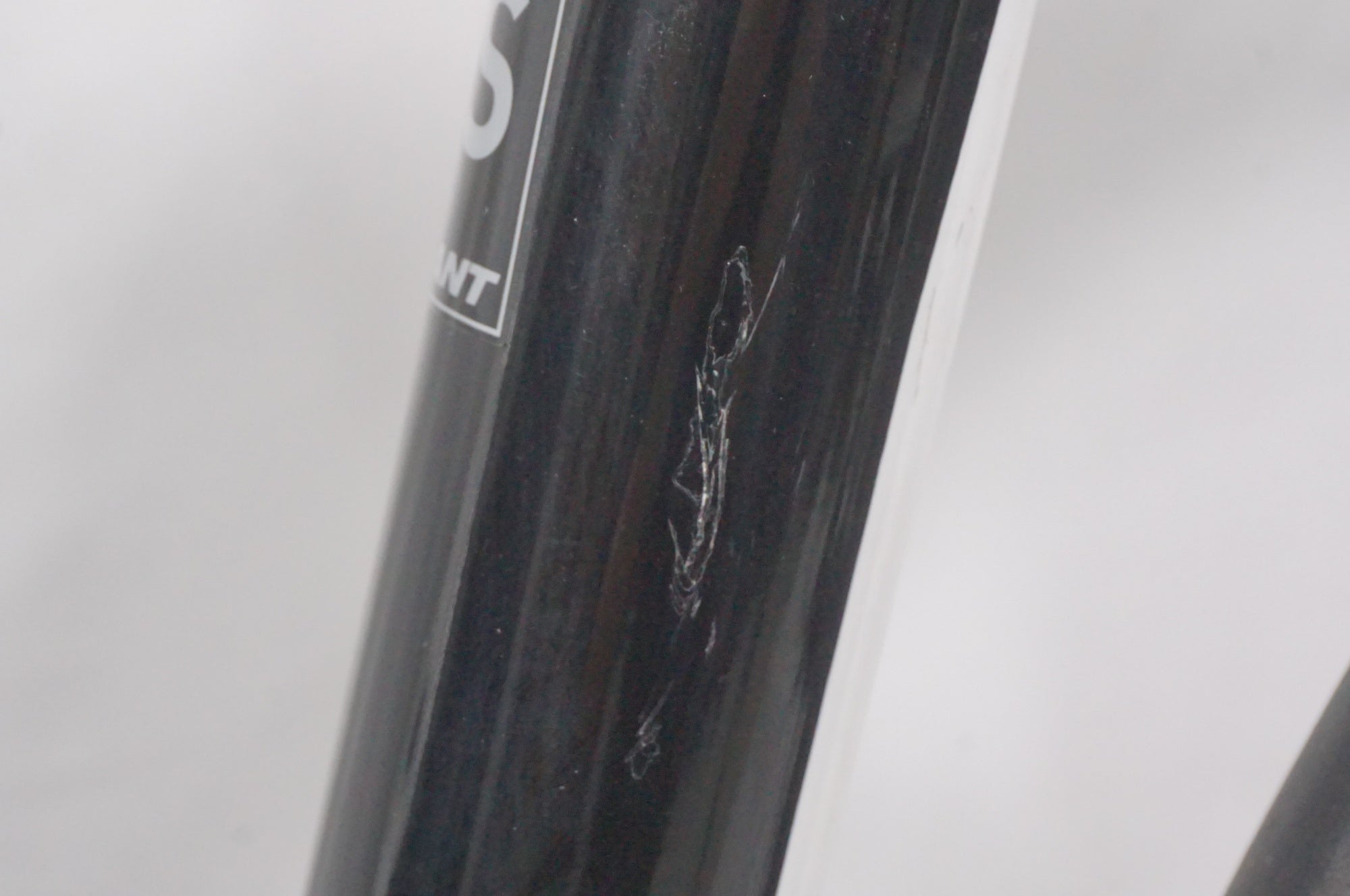 GIANT 「ジャイアント」 DEFY4 2015年モデル ロードバイク / AKIBA店