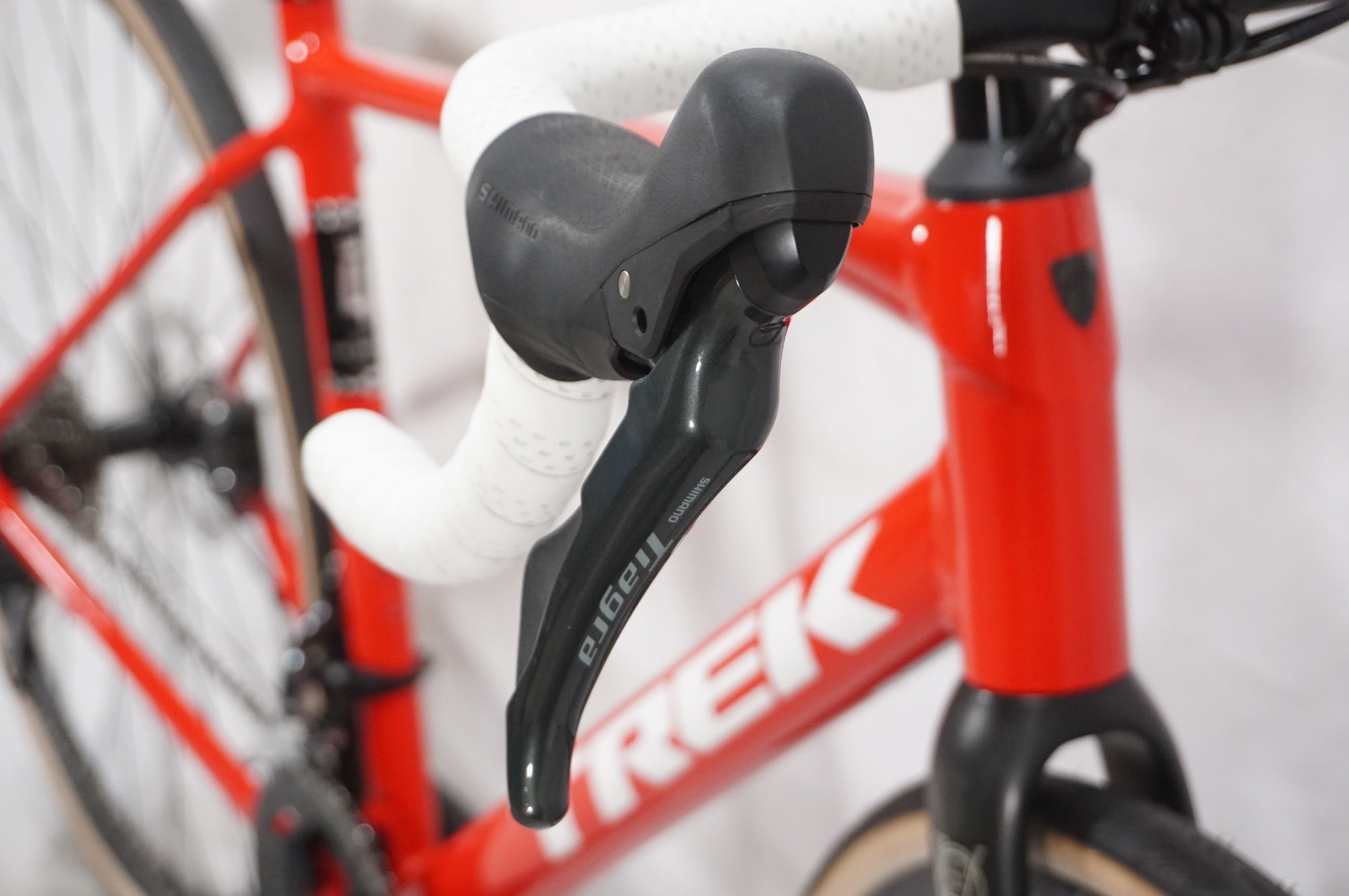TREK 「トレック」 DOMANE AL 4 GEN 4 2025年モデル ロードバイク / AKIBA店