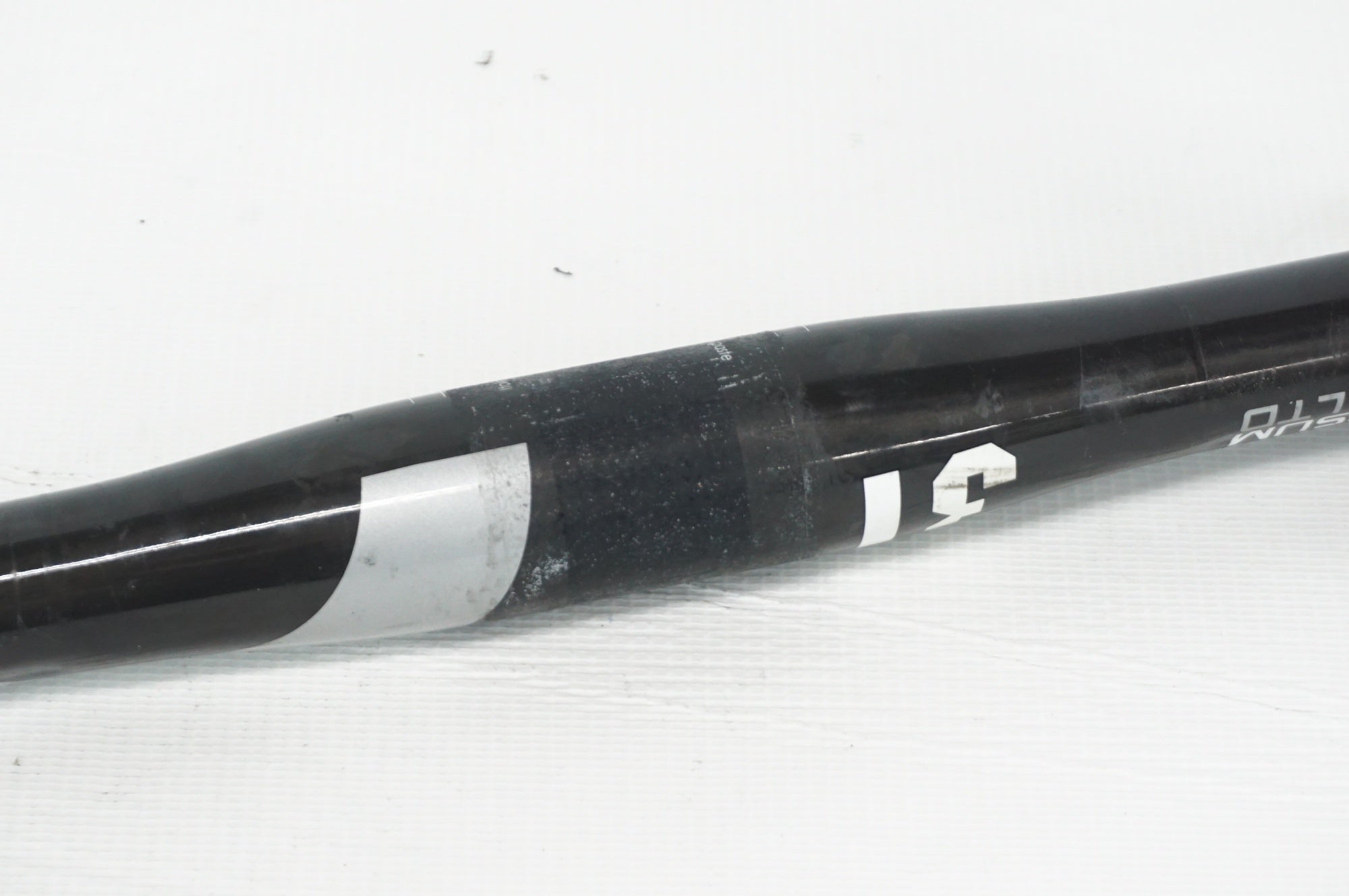 3T 「スリーティー」 ERGOSUM LTD Φ31.8 400mm ハンドル / 阪急塚口店