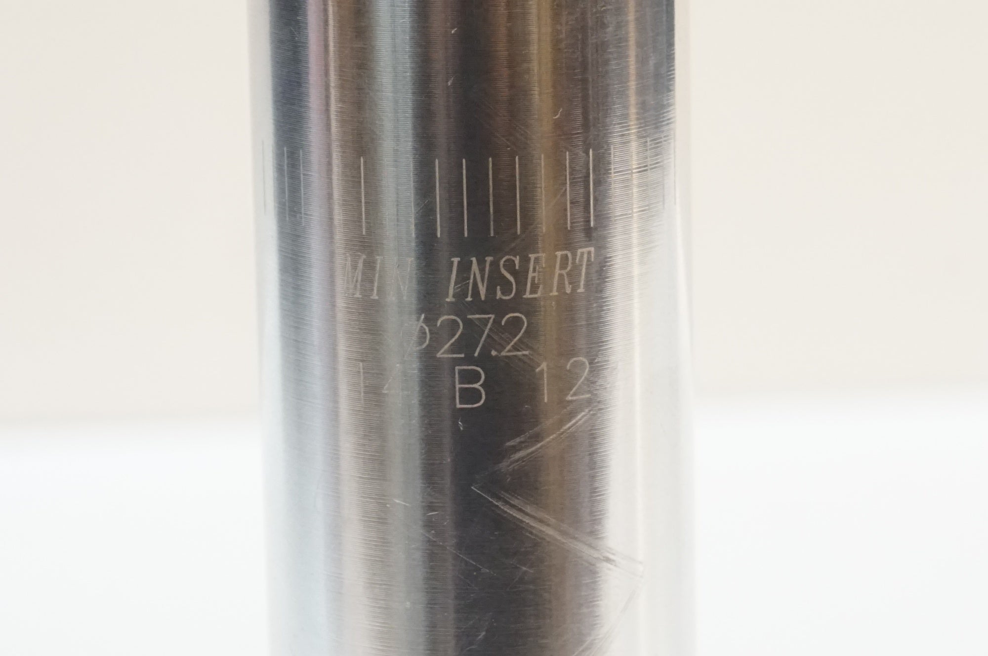 TRADIZIONE 「トラディツィオーネ」 AERO 300mm φ27.2 シートポスト / 浦和ベース