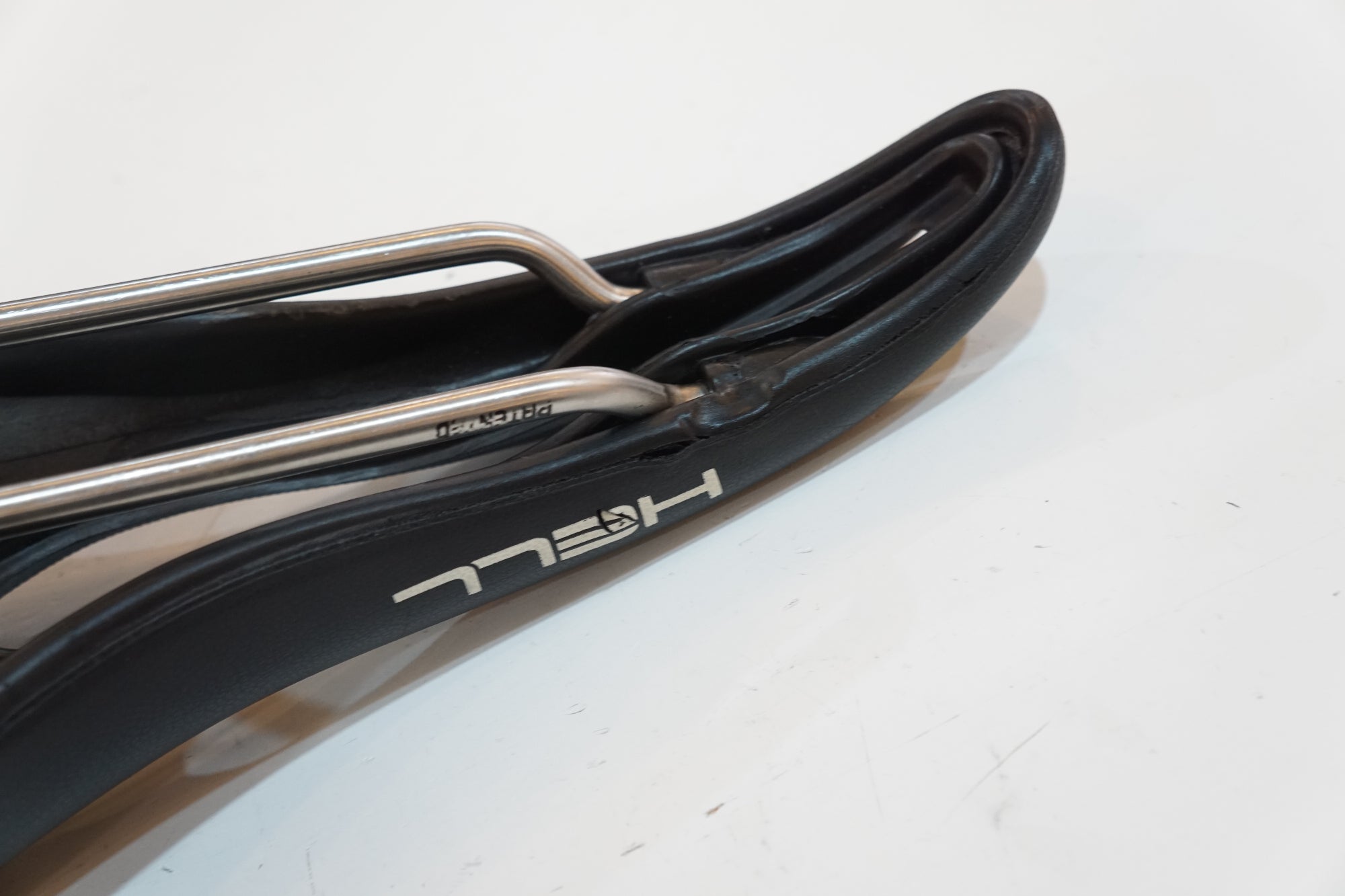 SELLE SMP 「セラ エスエムピー」 HELL サドル / バイチャリ浦和ベース