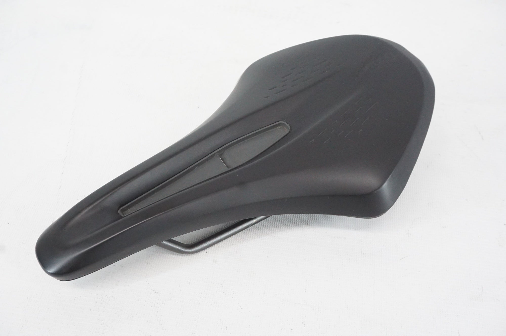 FIZIK 「フィジーク」 TERRA ARGO X3 サドル / 阪急塚口店