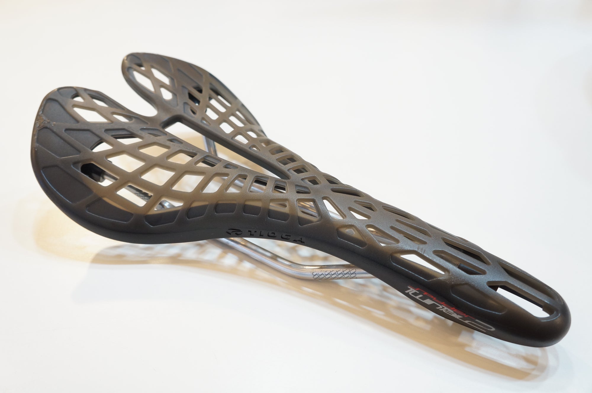 TIOGA 「タイオガ」 SPYDER TWTAL2 サドル / バイチャリ浦和ベース