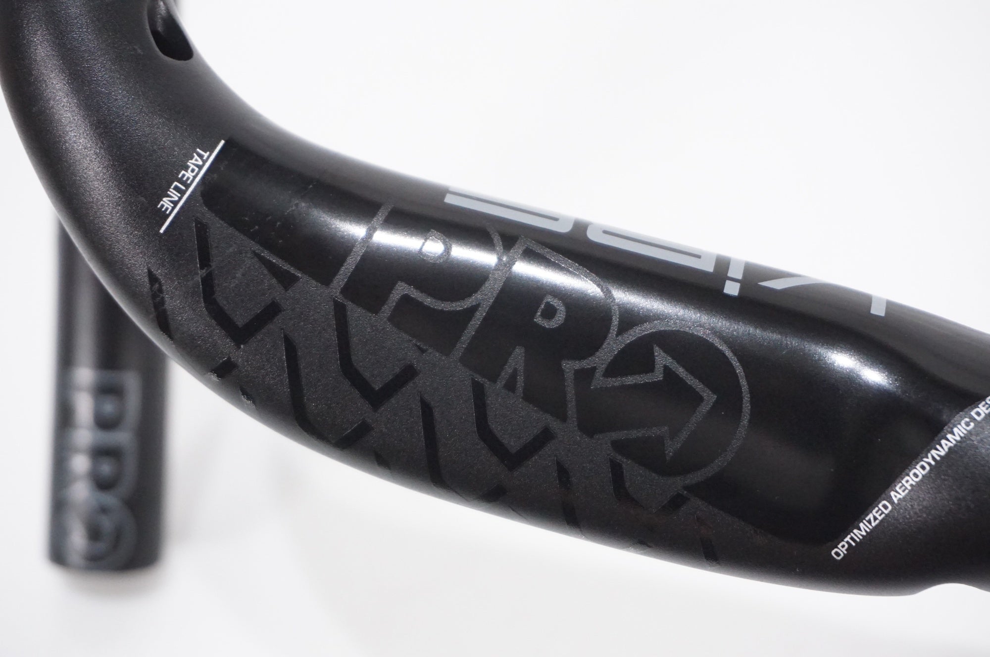 SHIMANO 「シマノ」 PRO VIBE AERO PURSUIT φ31.8 360mm ハンドル