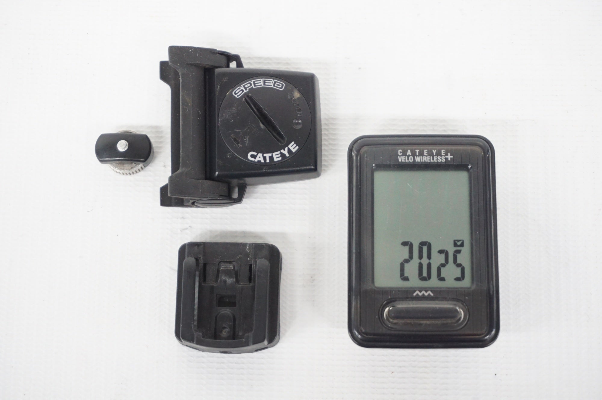 CATEYE 「キャットアイ」 VELO WIRELESS+ CC-VT210W サイクルコンピューター / 阪急塚口店