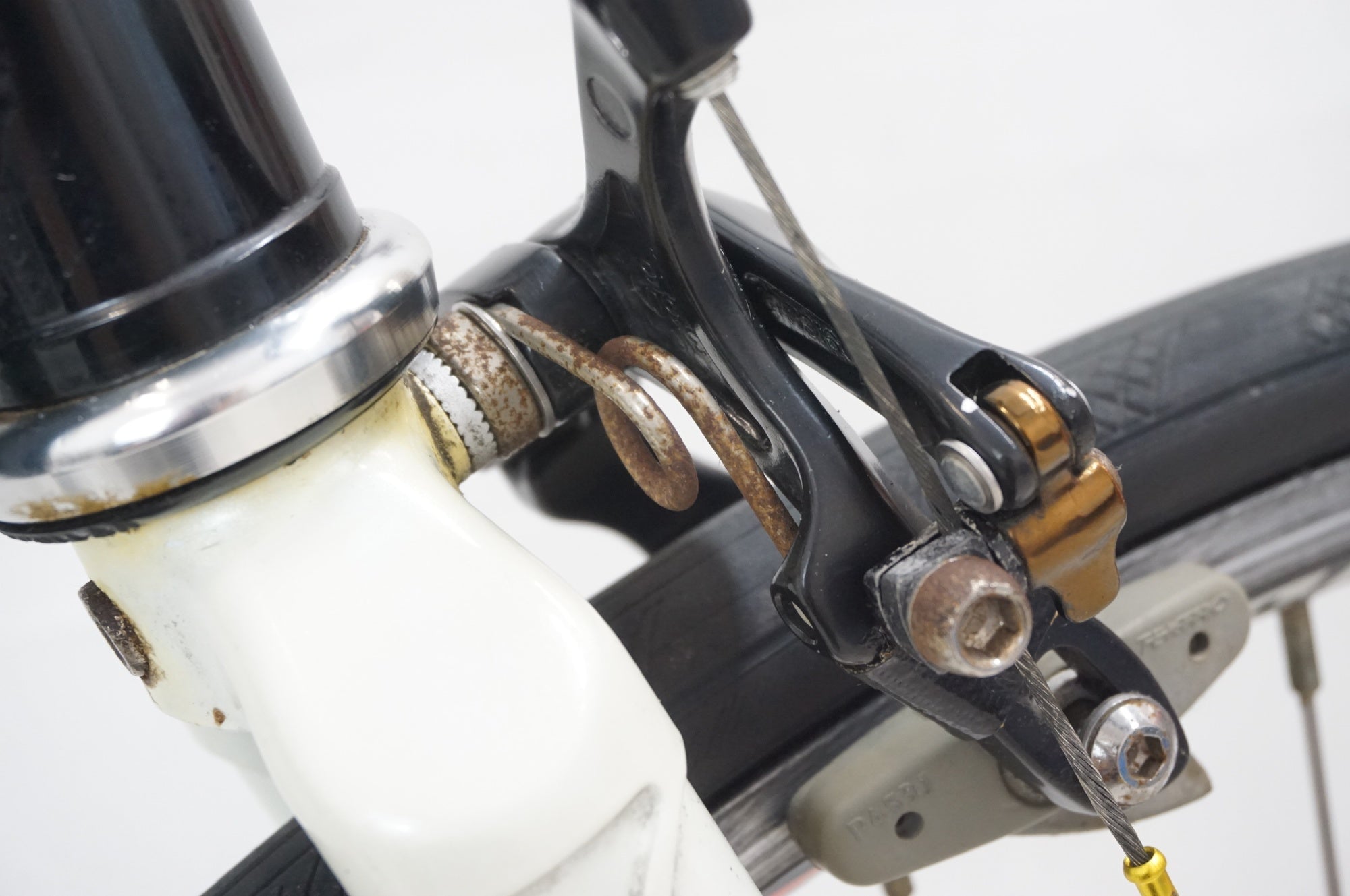 自転車本体 Ihtisham Malik 赤字覚悟の限界突破SALE】坂を舞うように駆け上がるレーシング