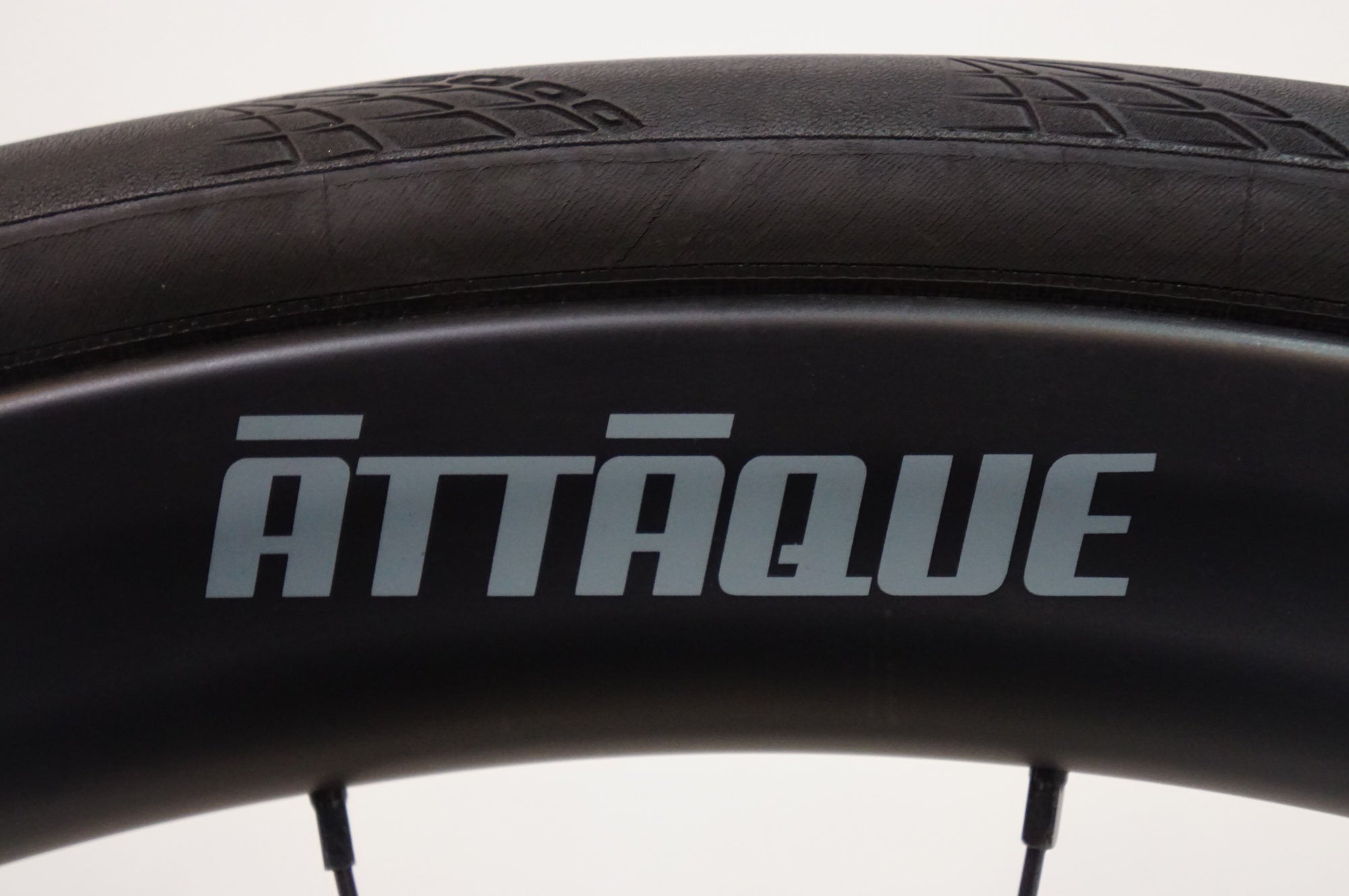 ATTAQUE 「アタッキ」 ATTA-C451-RD シマノ11速 ホイールセット