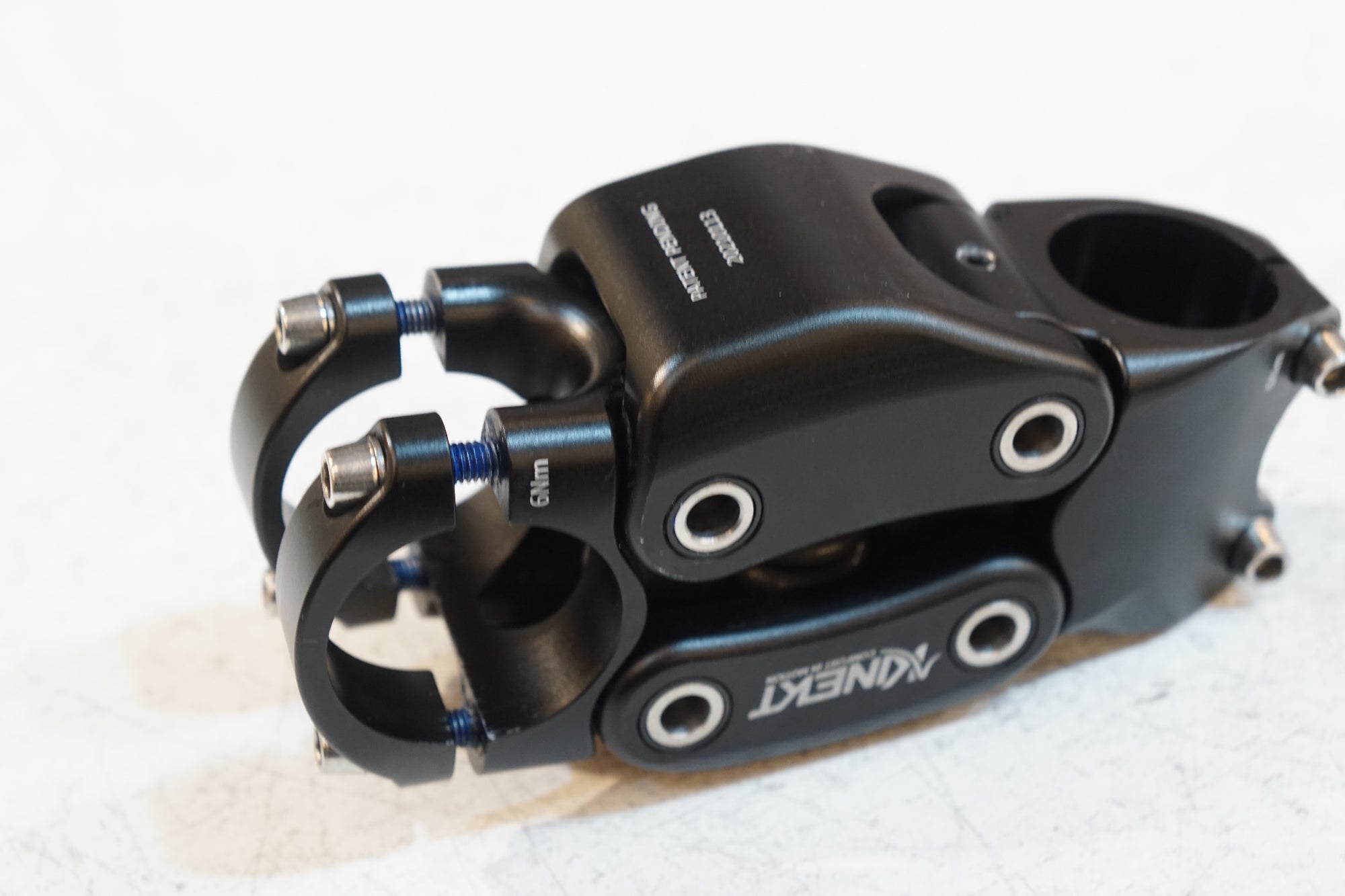 KINEKT 「キネクト」 φ31.8 90mm アクティブサスペンションステム