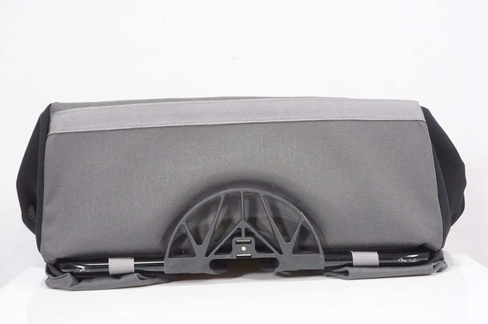 BROMPTON 「ブロンプトン」 BOROUGH ROLL TOP WITH FRAME フロントバッグ / AKIBA店