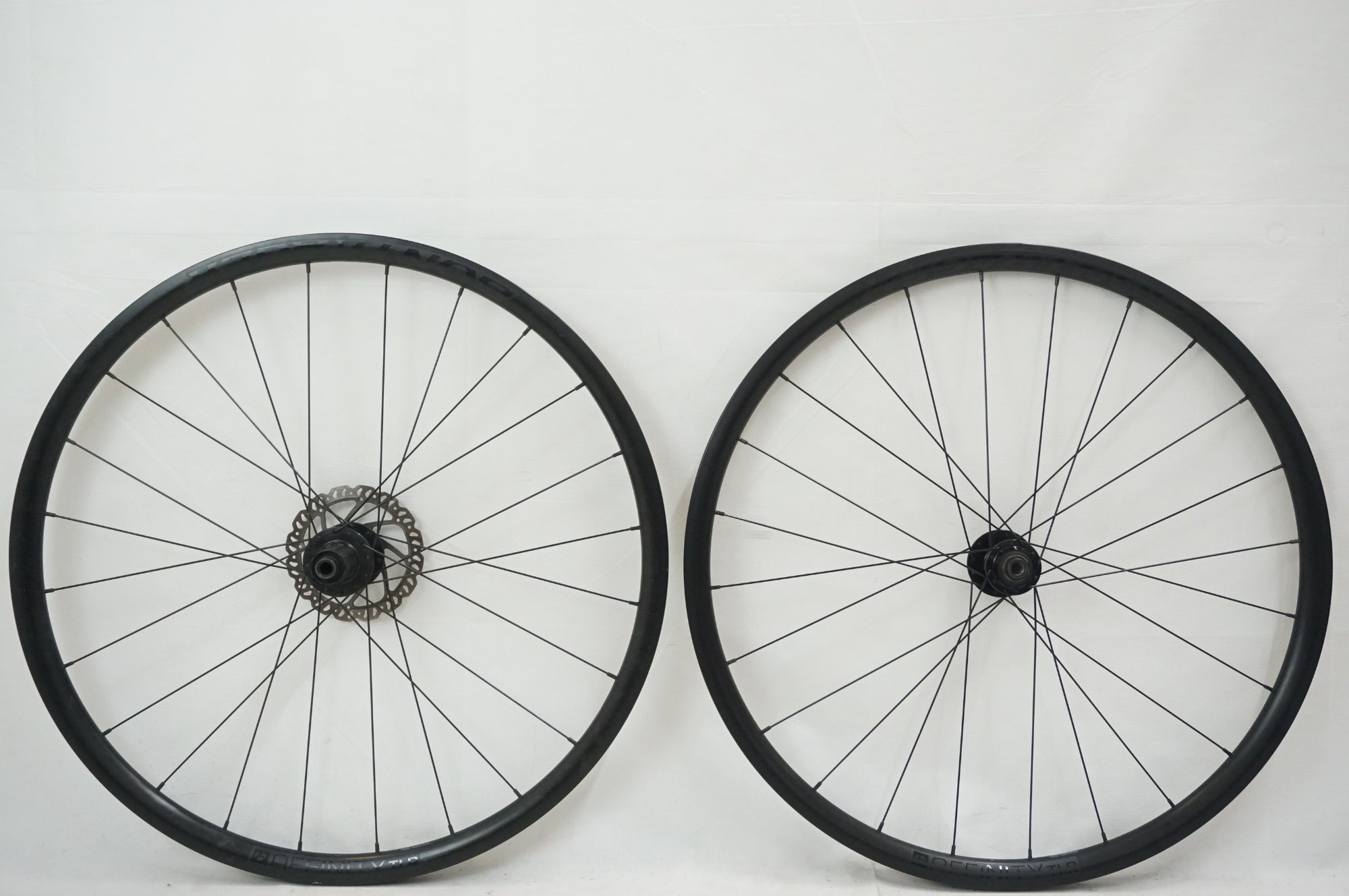 BONTRAGER 「ボントレガー」 AFFINITY TLR DISC シマノ11速 ホイールセット / 福岡店