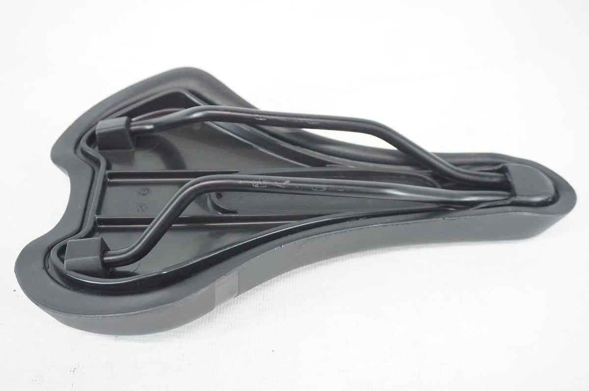 SELLE ITALIA 「セライタリア」 X-BASE サドル / 阪急塚口店