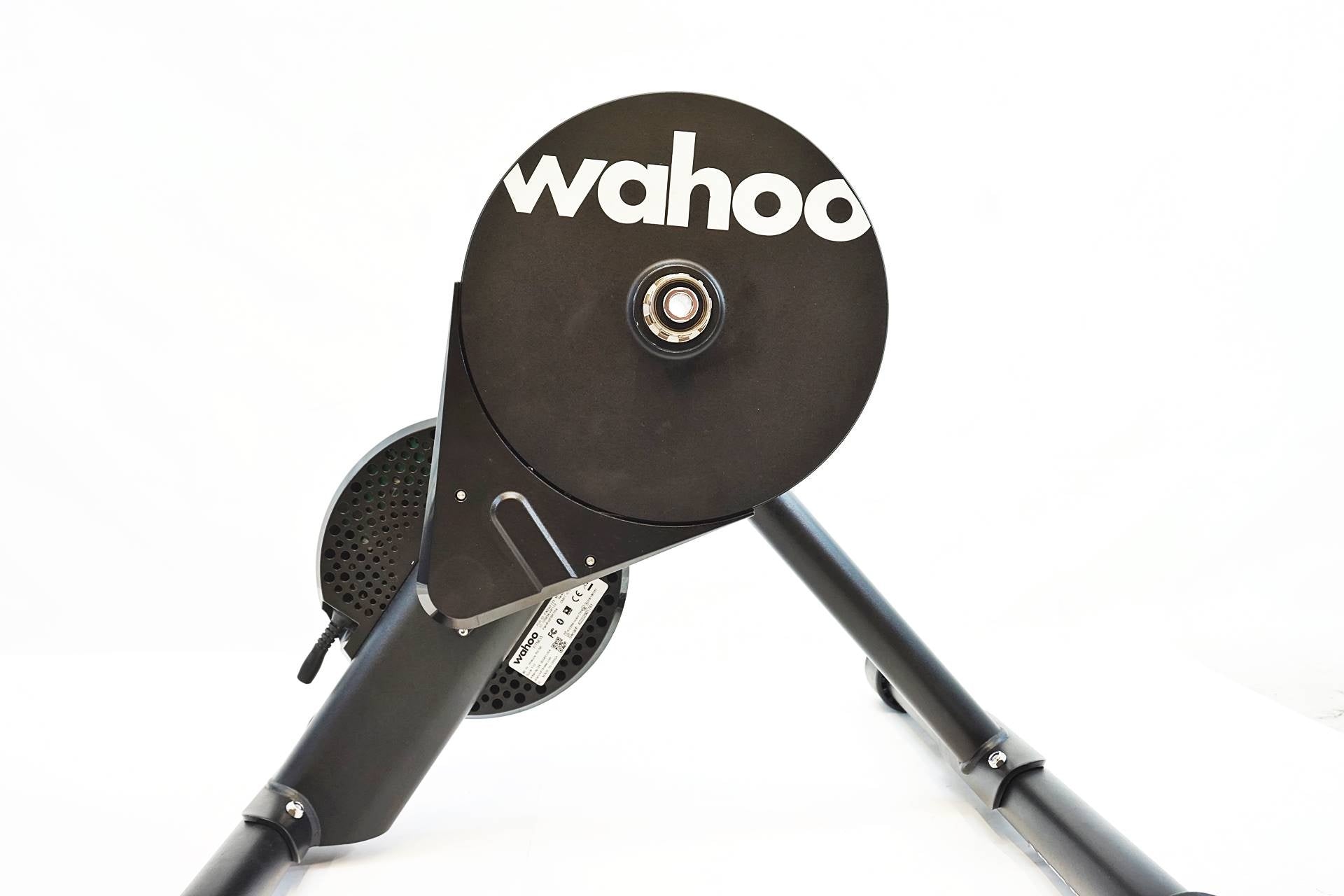 WAHOO 「ワフー」 KICKR CORE WF123 サイクルトレーナー / 有明ガーデン店