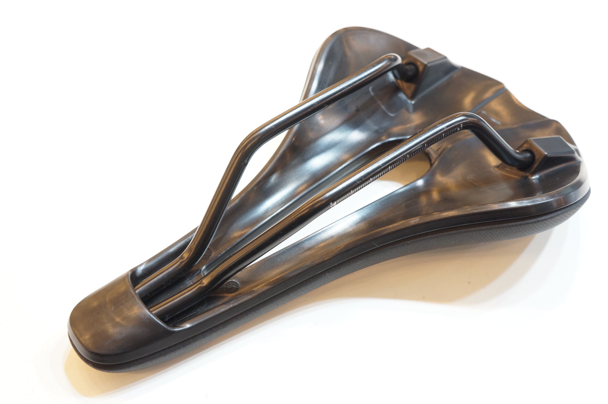 SELLE ROYAL 「セラ ロイヤル」 REMED3 サドル / バイチャリ浦和ベース