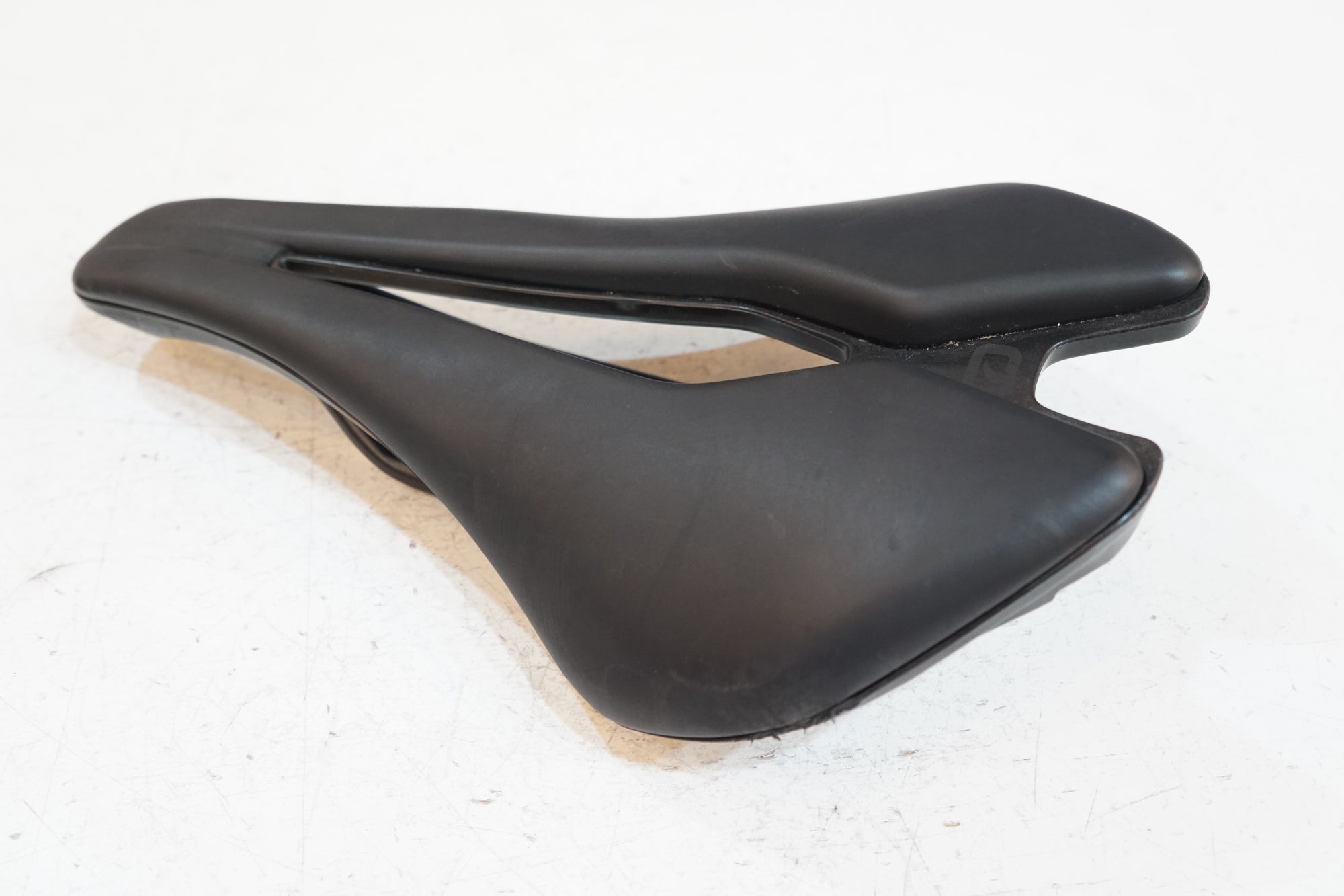 MOST 「モスト」 LYNX ULTRA 145mm サドル / バイチャリ浦和ベース