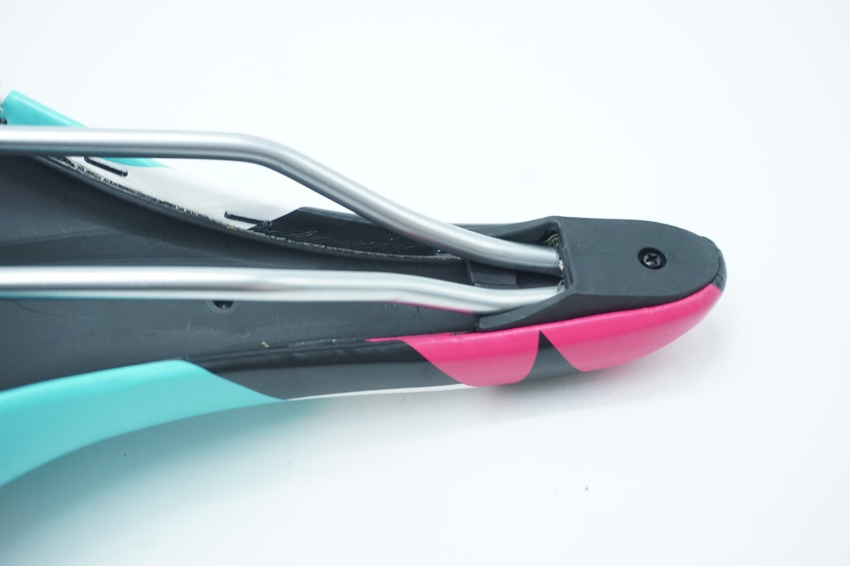 GSR「ジーエスアール」 GOOD SMILE RACING TYPE-3 サドル/ 京都西院店