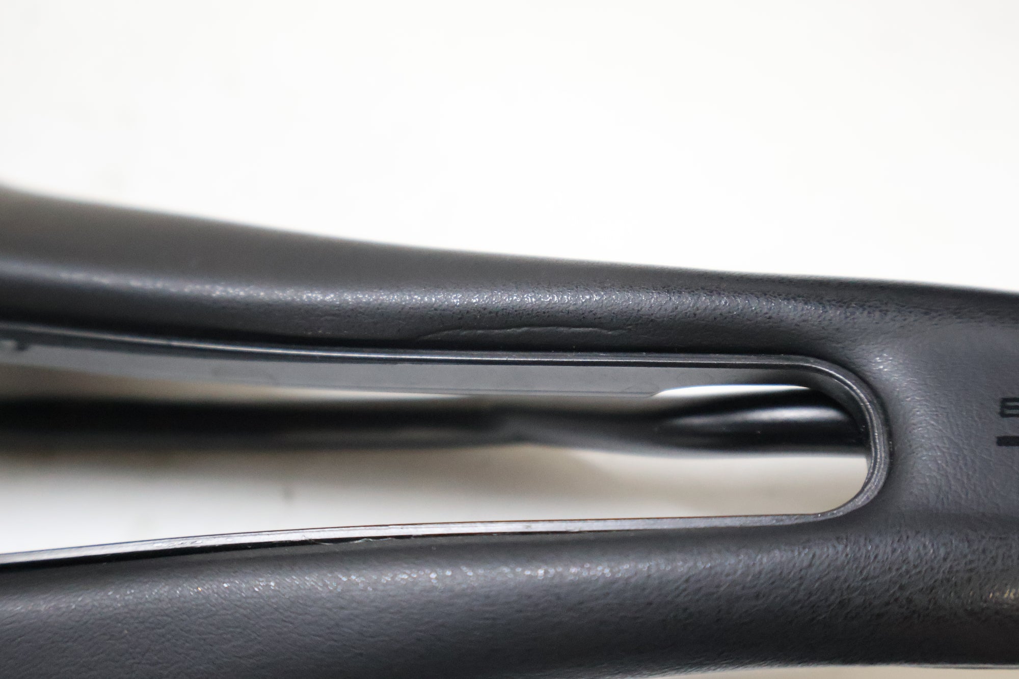 SELLE ITALIA 「セライタリア」 SLR BOOST SUPERFLOW S サドル / 高知店