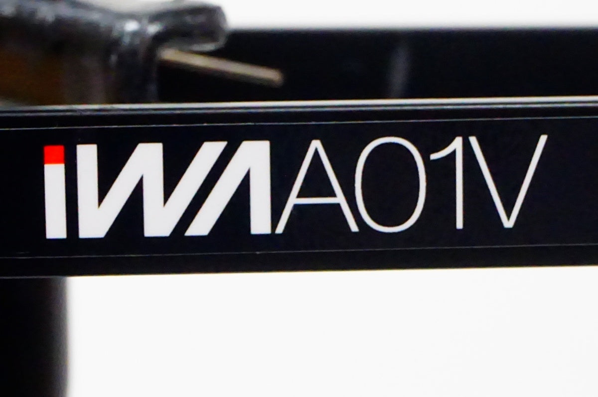 IWA 「イワ」 A01V ディスプレイスタンド / 名古屋大須店