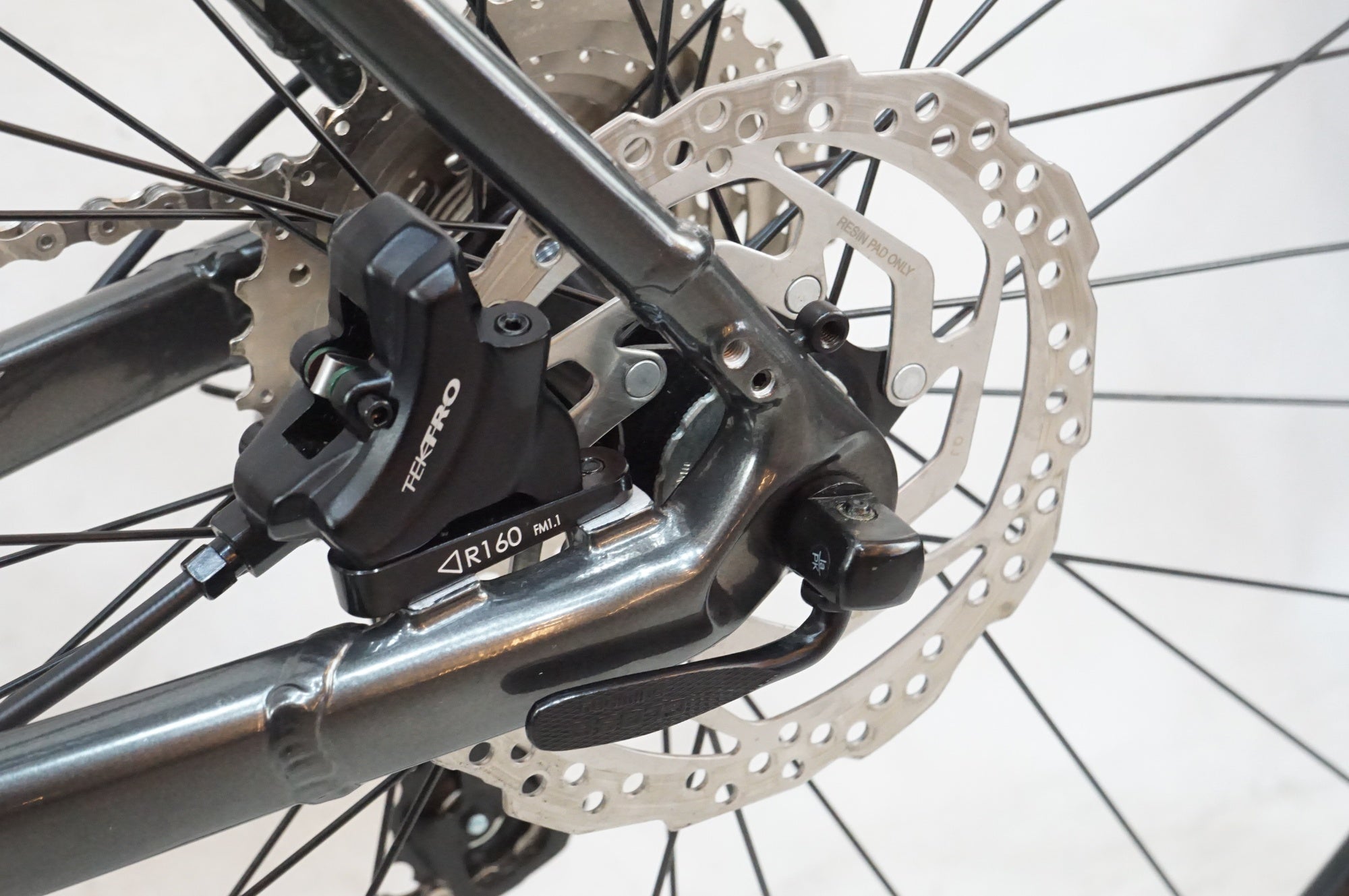 SPECIALIZED 「スペシャライズド」 MEN'S SIRRUS SPORT 2019年モデル クロスバイク / バイチャリ浦和ベース