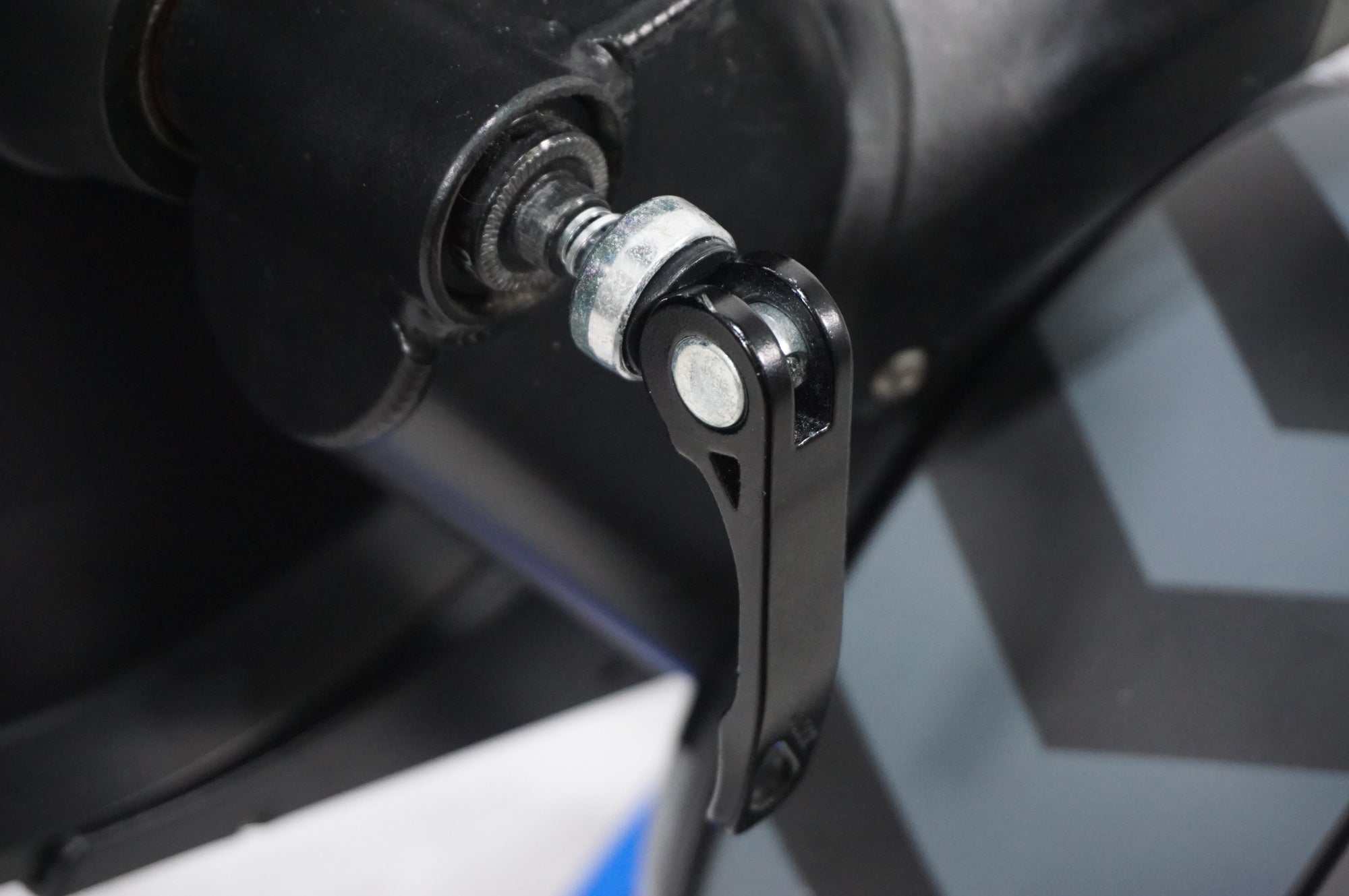 WAHOO 「ワフー」 KICKR V4 WF113 スマートトレーナー / AKIBA店
