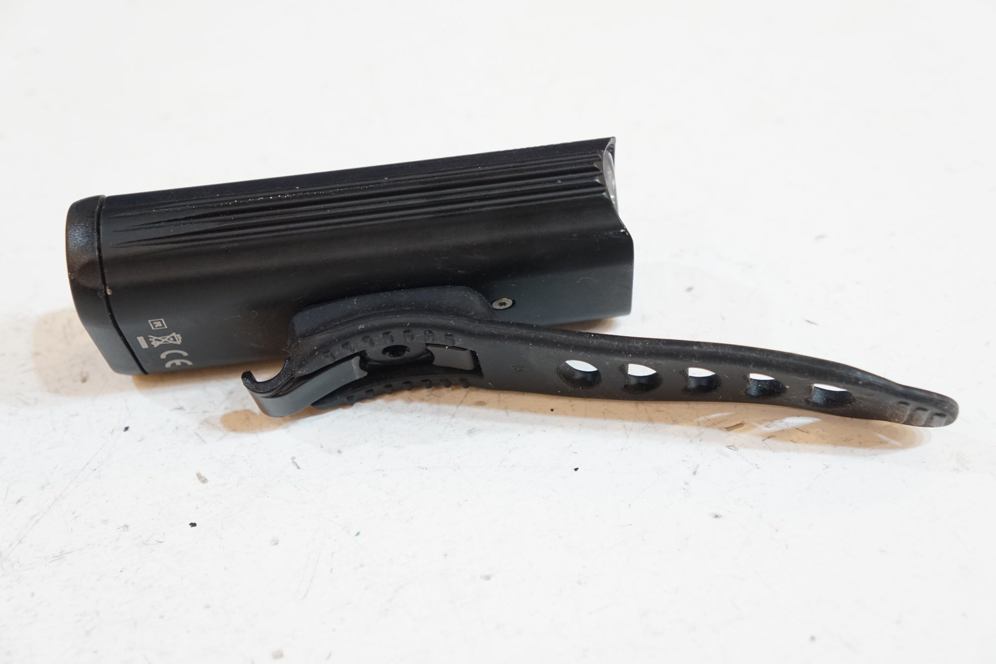 LEZYNE 「レザイン」 1000XL フロントライト / バイチャリ浦和ベース