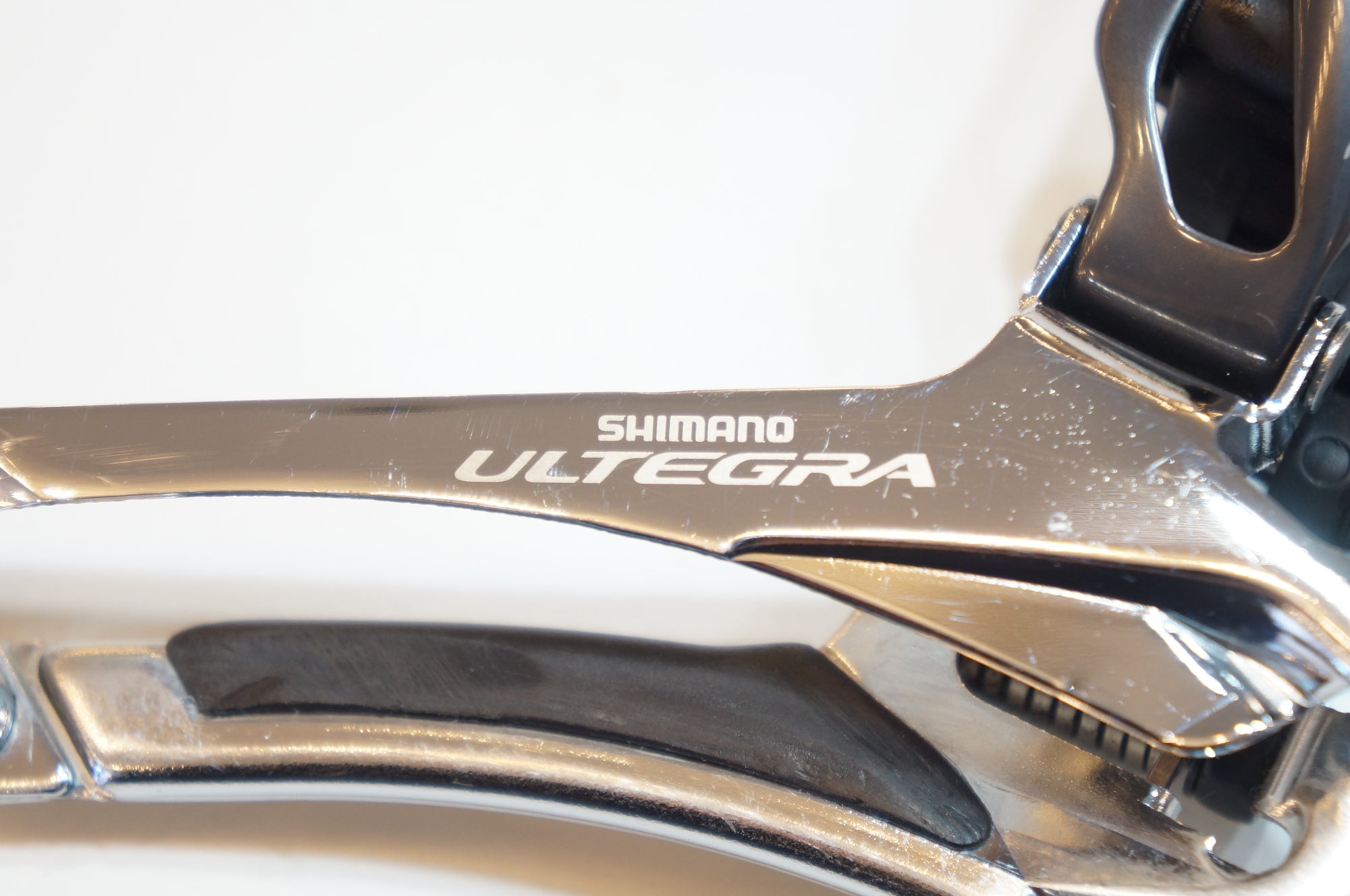 SHIMANO 「シマノ」 ULTEGRA FD-6800 フロントディレイラー / バイチャリ浦和ベース