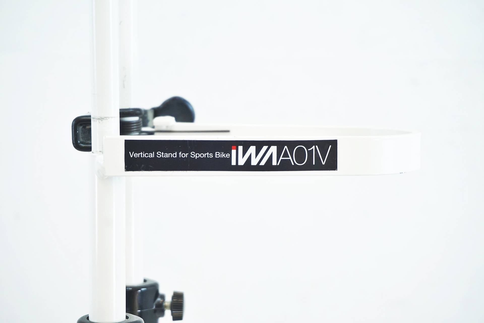 IWA 「イワ」 A01V ディスプレイスタンド / 有明ガーデン店