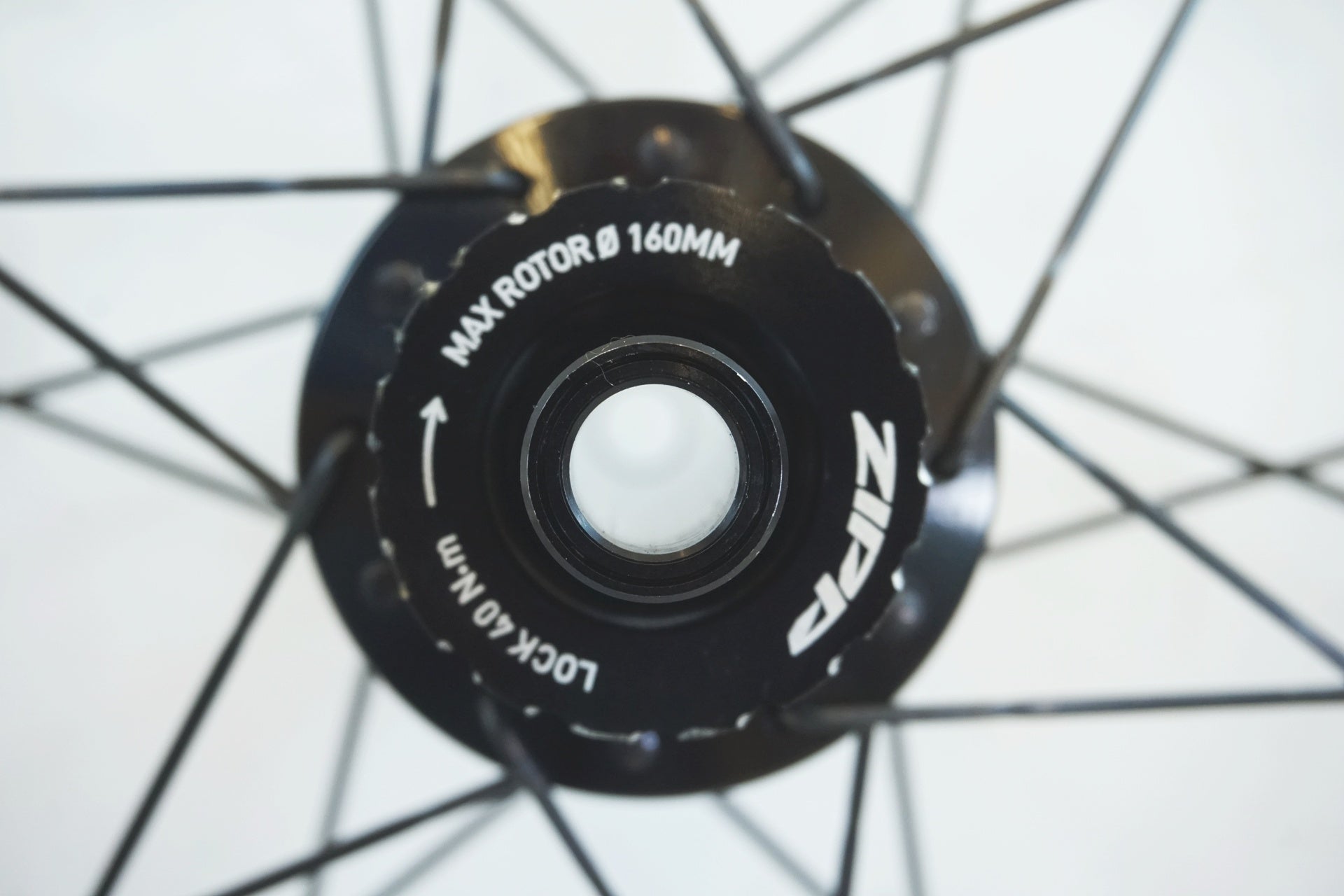 ZIPP 「ジップ」 303S DISC シマノ11速 ホイールセット / 有明ガーデン