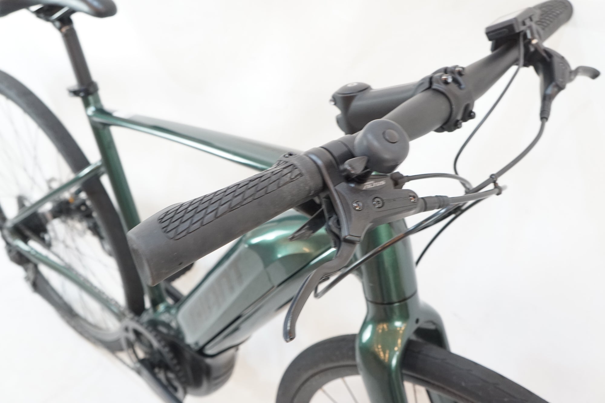 GIANT 「ジャイアント」 ESCAPE R E+ 2025年モデル e-BIKE