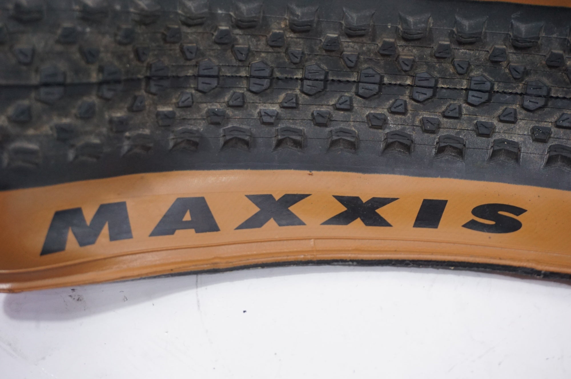 MAXXIS 「マキシス」 IKON 27.5-22 タイヤ / 世田谷店