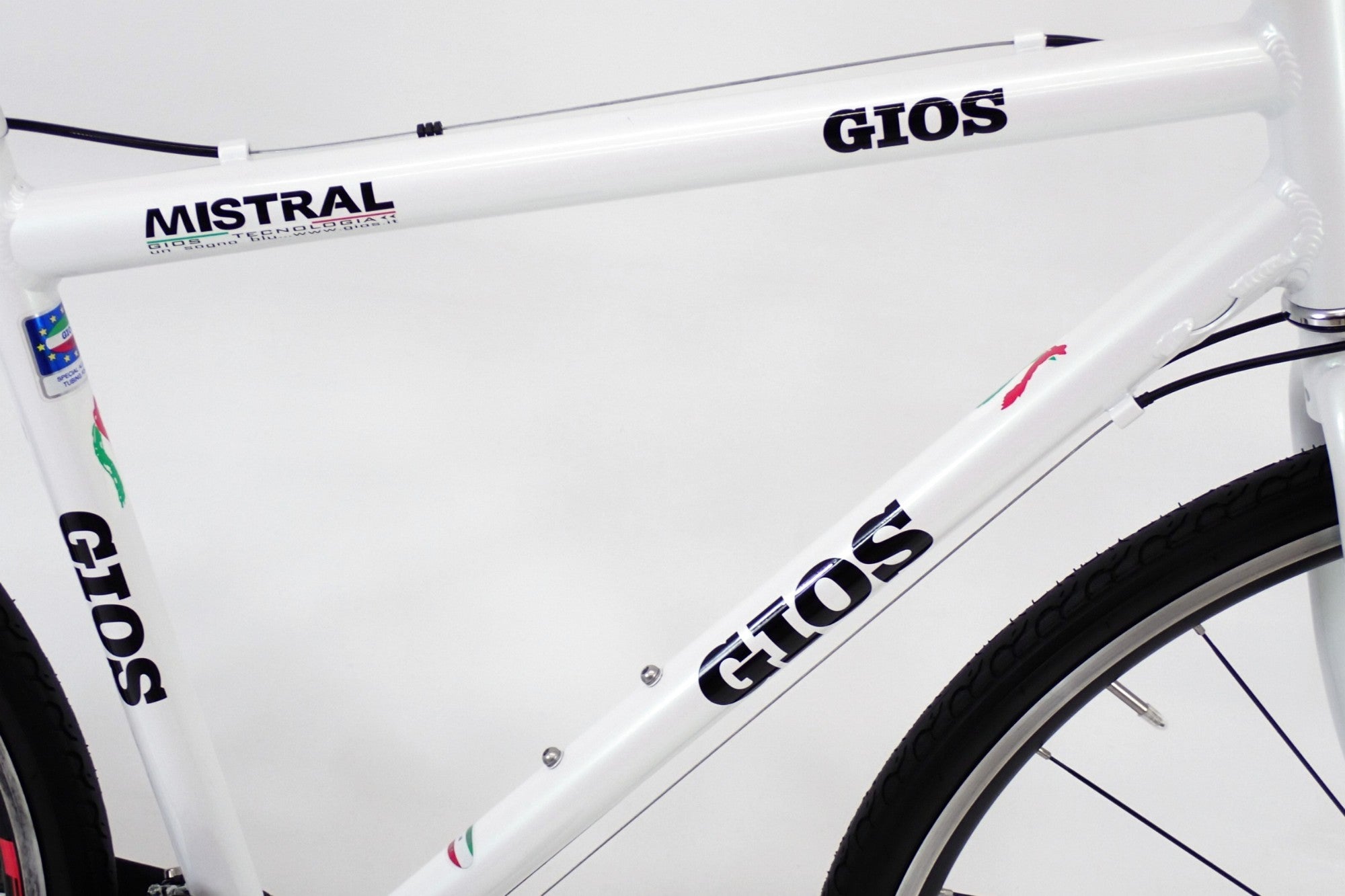 GIOS MISTRAL クロスバイク 2023年モデル 480サイズ ホワイト GIOS 「ジオス」 MISTRAL 2023年モデル クロスバイク / 伊勢崎店