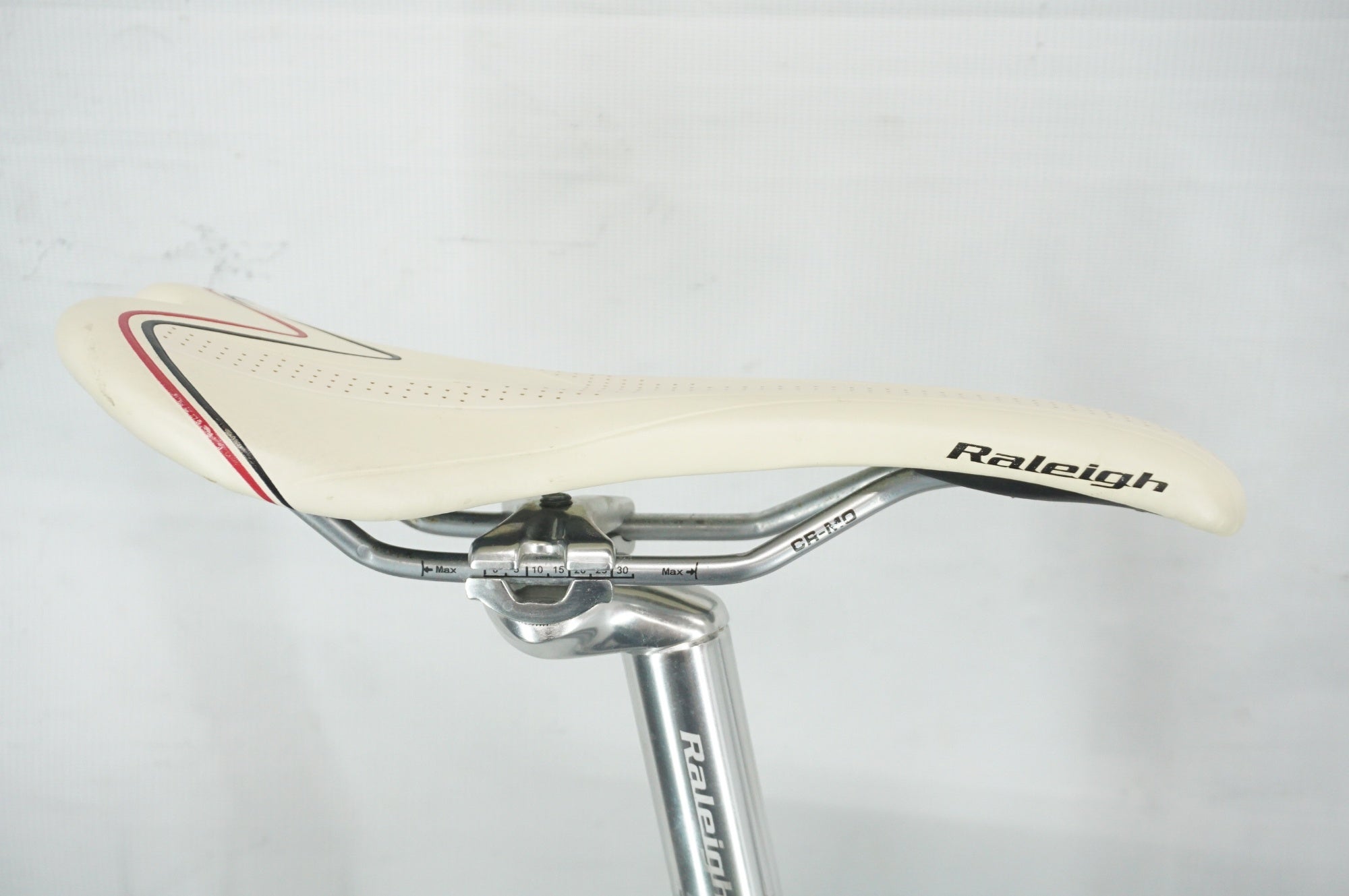 RALEIGH Carlton CRF 2016年　105 RALEIGH（ラレー） CRF Carlton-F 完成車 2016 | サイクル