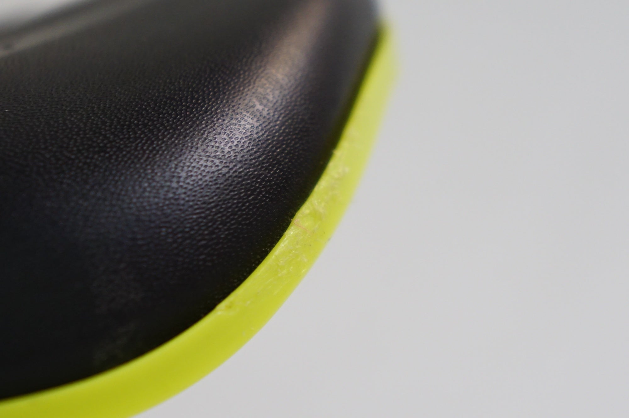 GIANT 「ジャイアント」 CONTACT FORWARD サドル / 熊谷本店