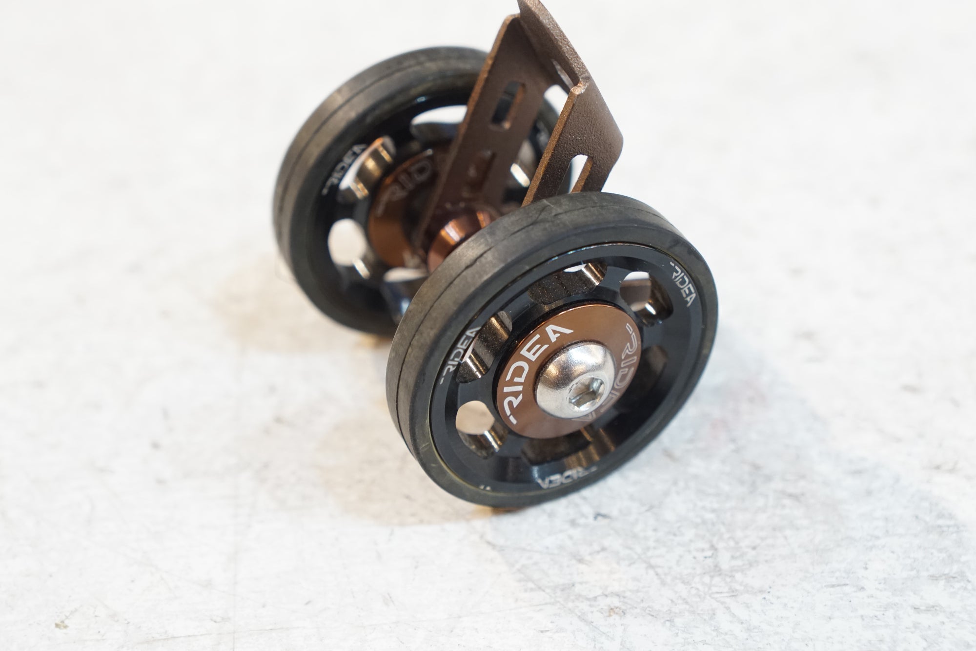 RIDEA 「リデア」 Rear Mudguard Roller マッドガード ローラー / バイチャリ浦和ベース