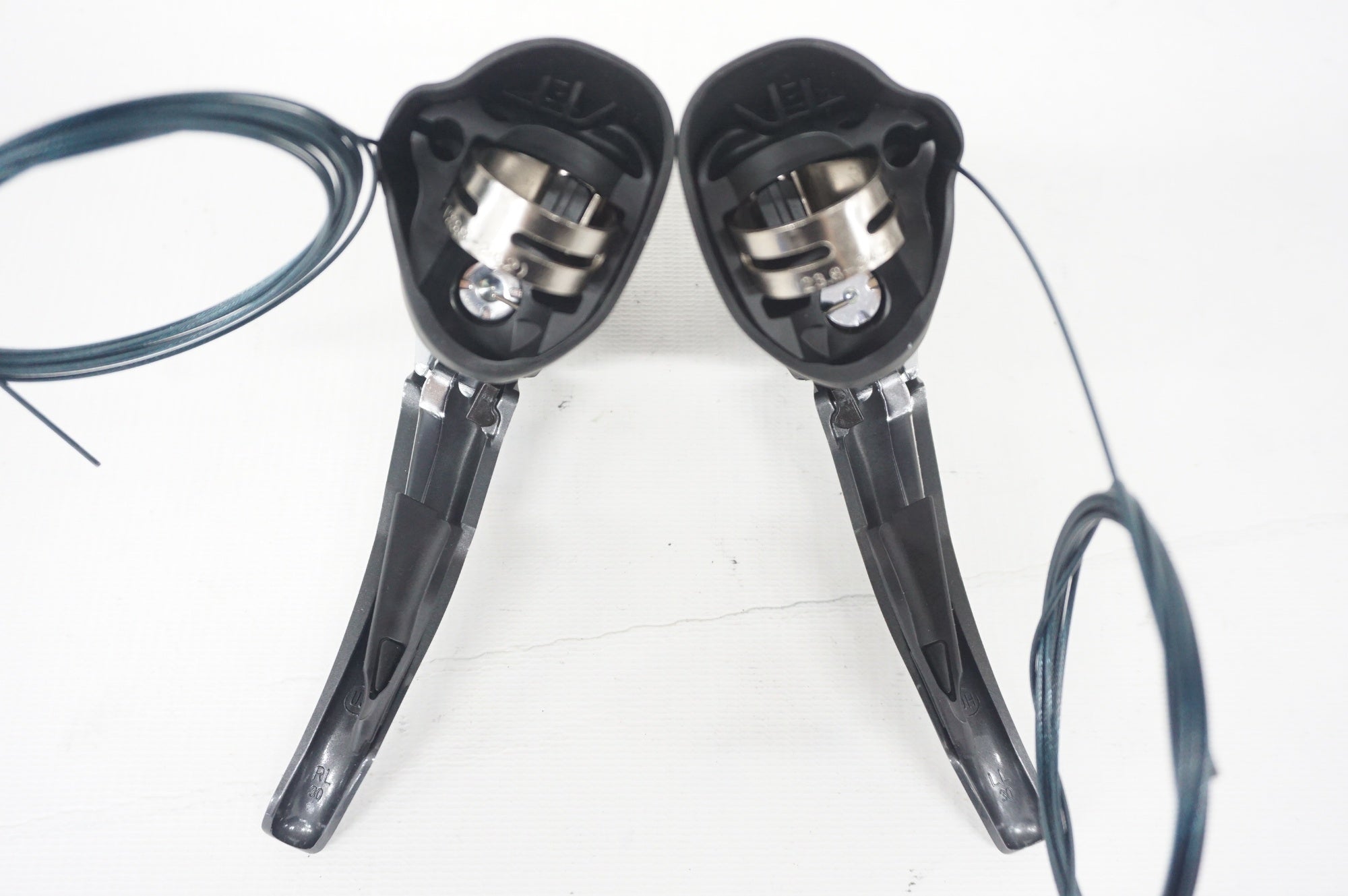 未使用 SHIMANO Claris ST-R2000デュアルコントロールレバー SHIMANO 「シマノ」 CLARIS ST-R2000 デュアルコントロール