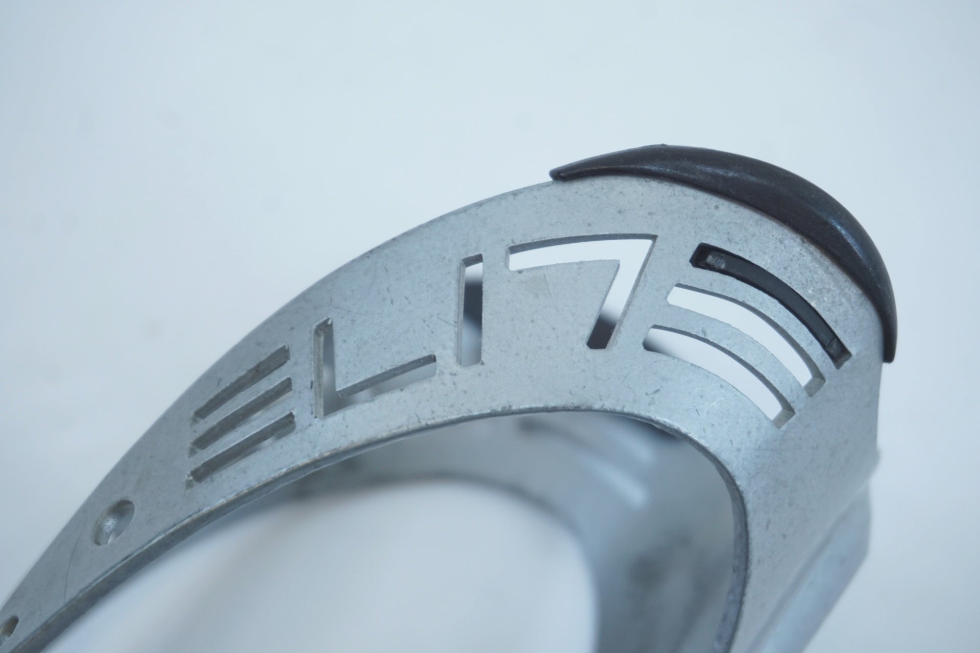 ELITE 「エリート」 ボトルケージ / 有明ガーデン店