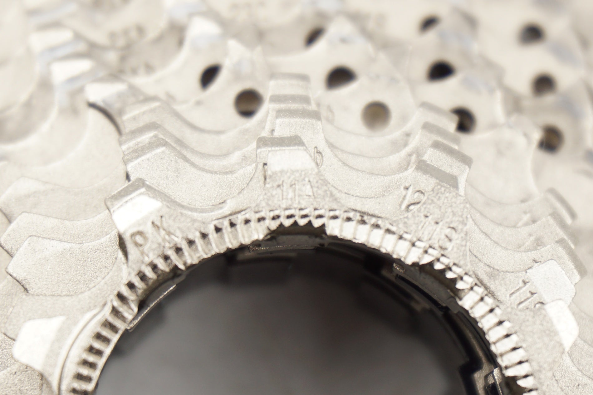 SHIMANO 「シマノ」 ULTEGRA CS-R8000 11-28T スプロケット / 奈良店