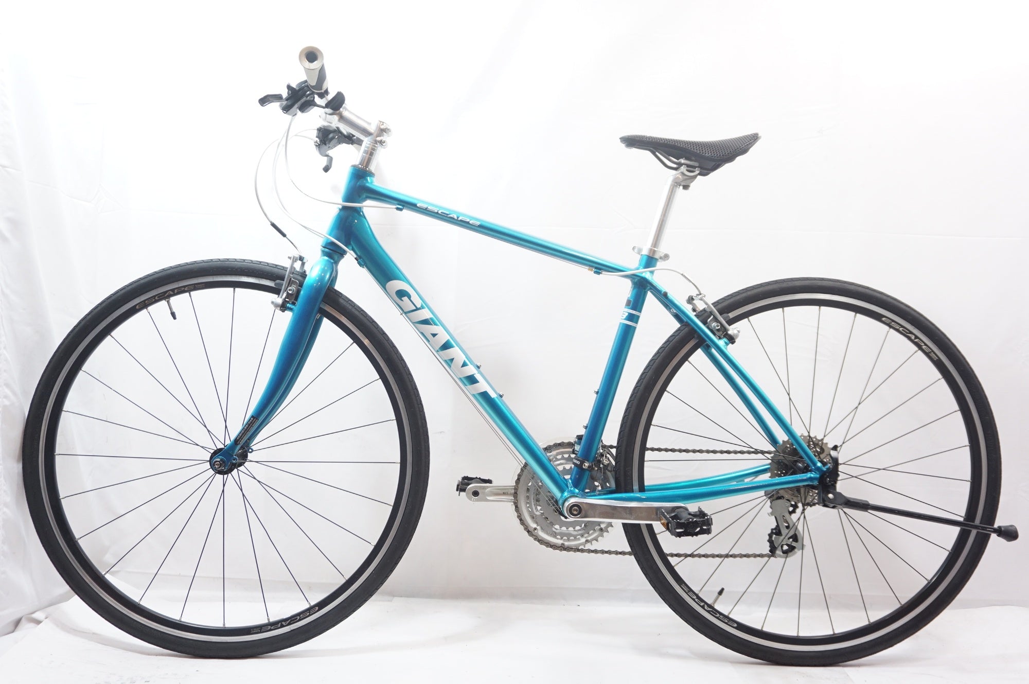 自転車本体 GIANT ESCAPE R3 2019 GIANT 「ジャイアント」 ESCAPE R3 2019年モデル クロスバイク