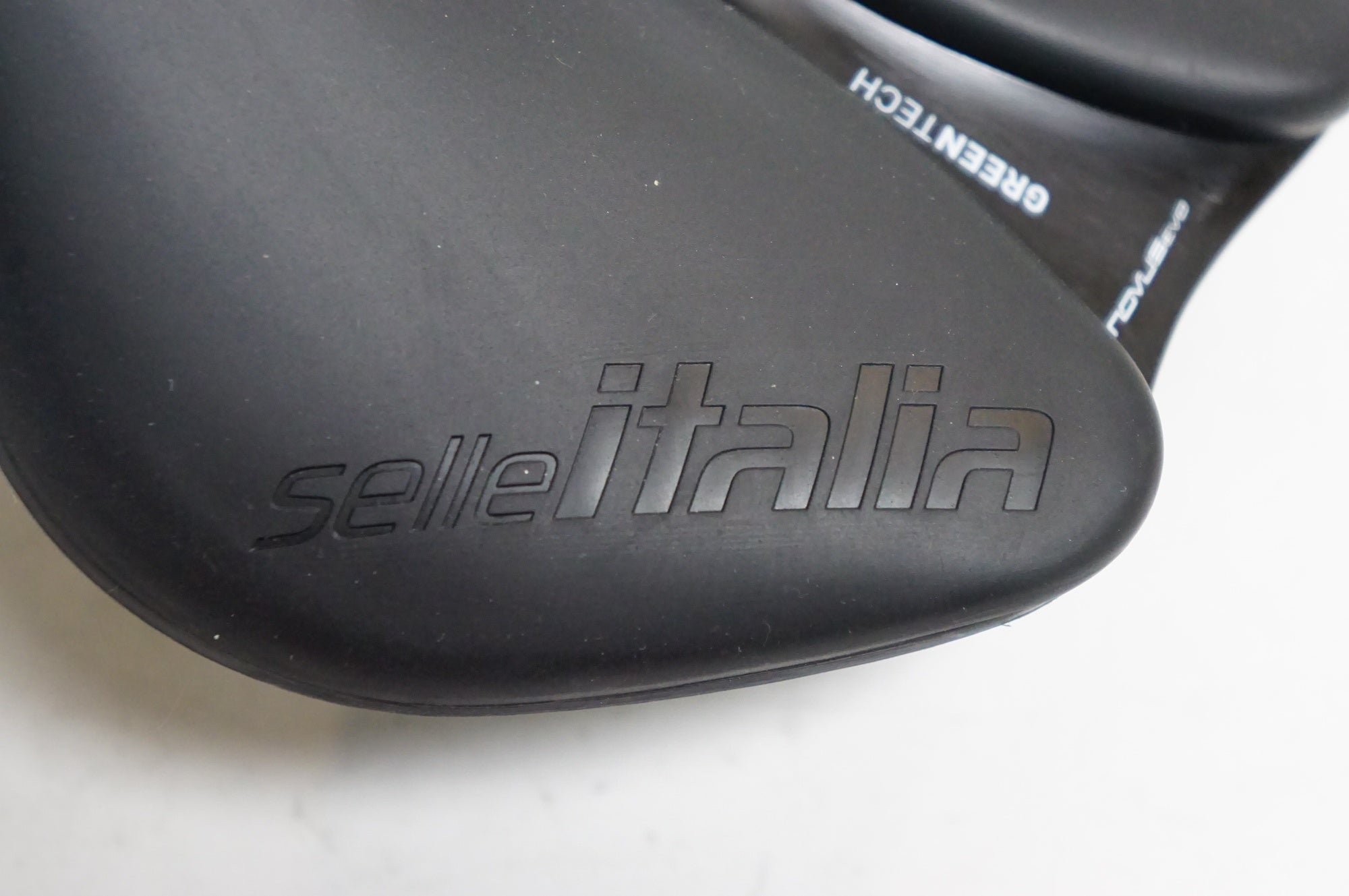 SELLE ITALIA 「セライタリア」 NOVUS BOOST EVO サドル / 熊谷本店