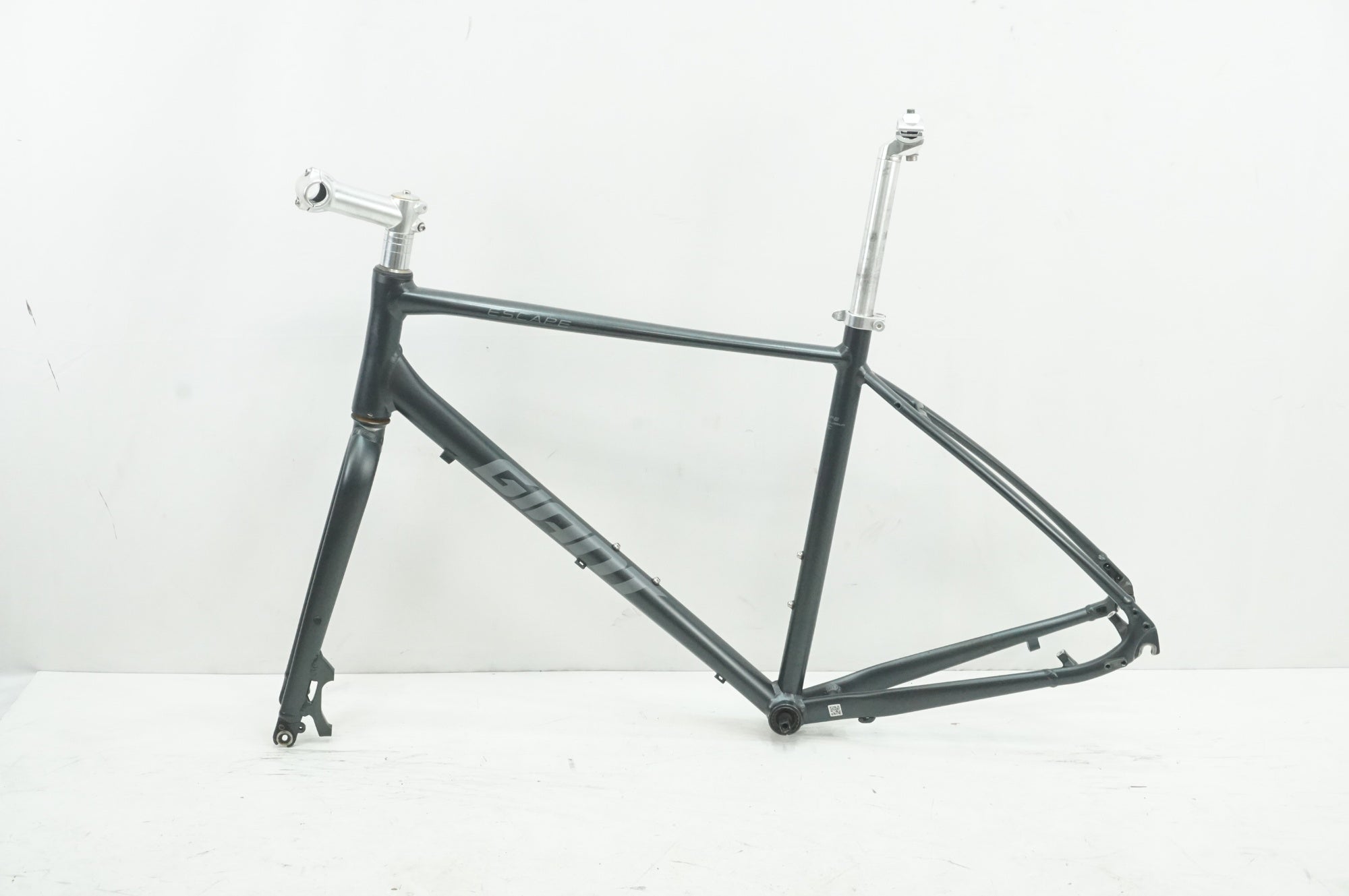 GIANT 「ジャイアント」 ESCAPE R DISC 2022年モデル フレームセット / 大宮店