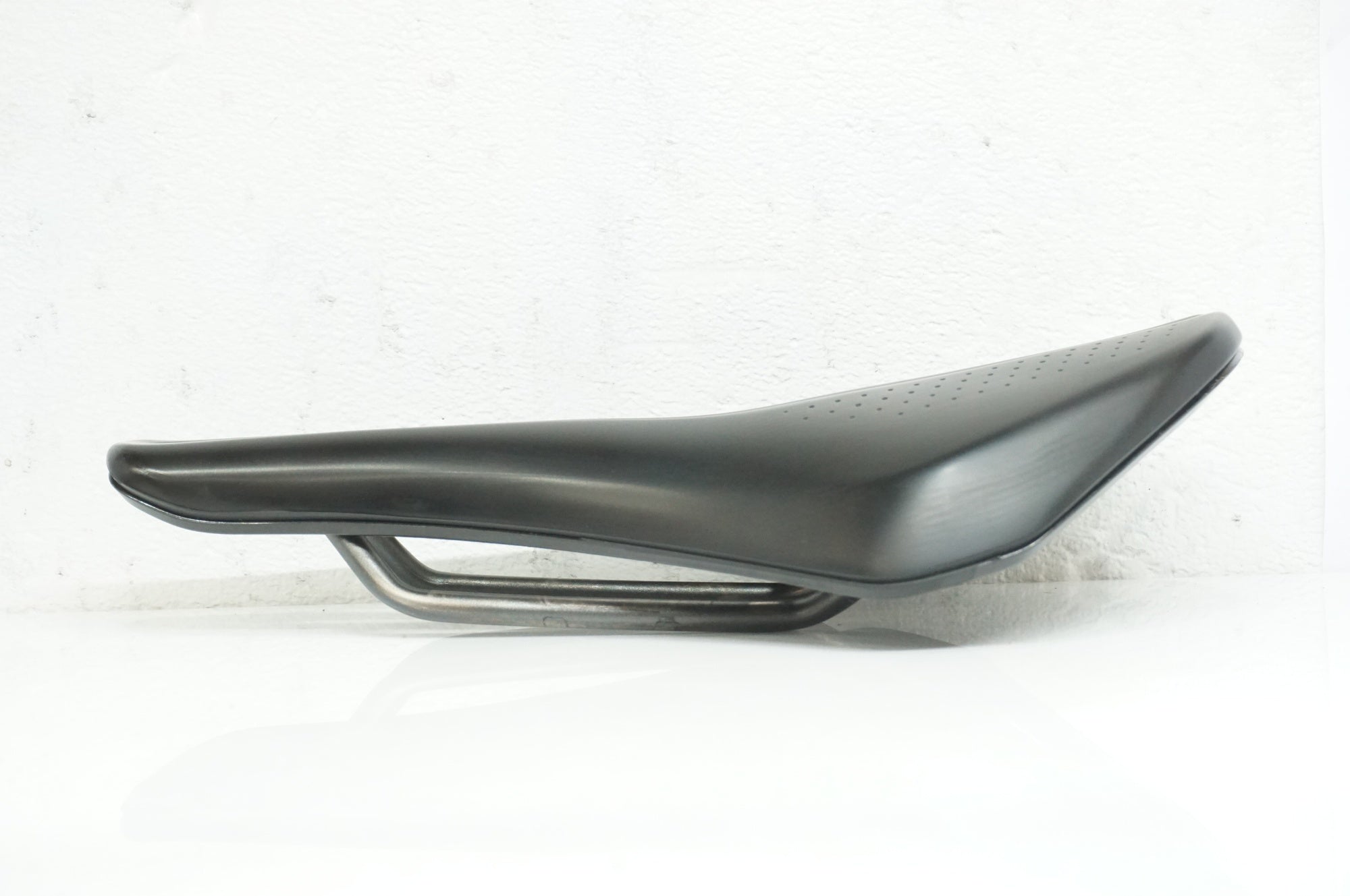 FIZIK 「フィジーク」 ARGO TEMPO R3 KIUM 150mm サドル / 大宮店