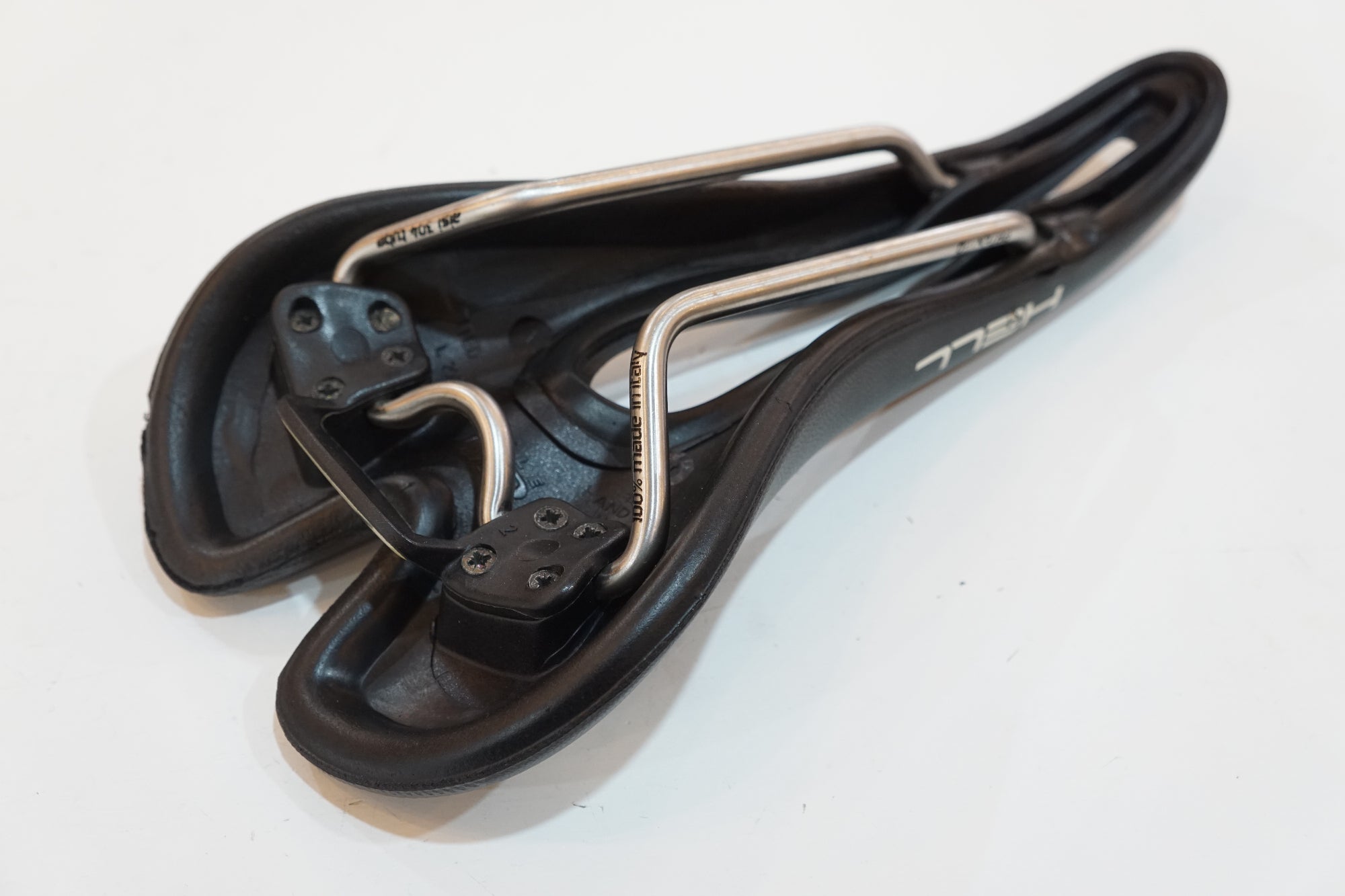 SELLE SMP 「セラ エスエムピー」 HELL サドル / バイチャリ浦和ベース