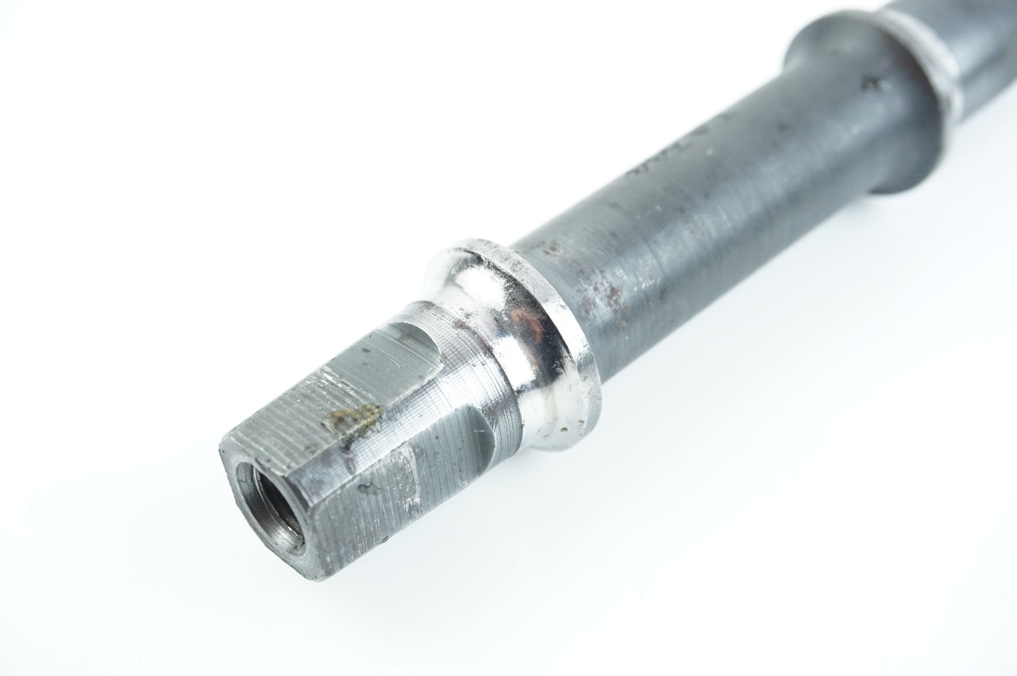 SPECIALITES TA 「スペシャリテ ティーエー」 "344" 114.5mm ボトムブラケットシャフト / 中目黒店