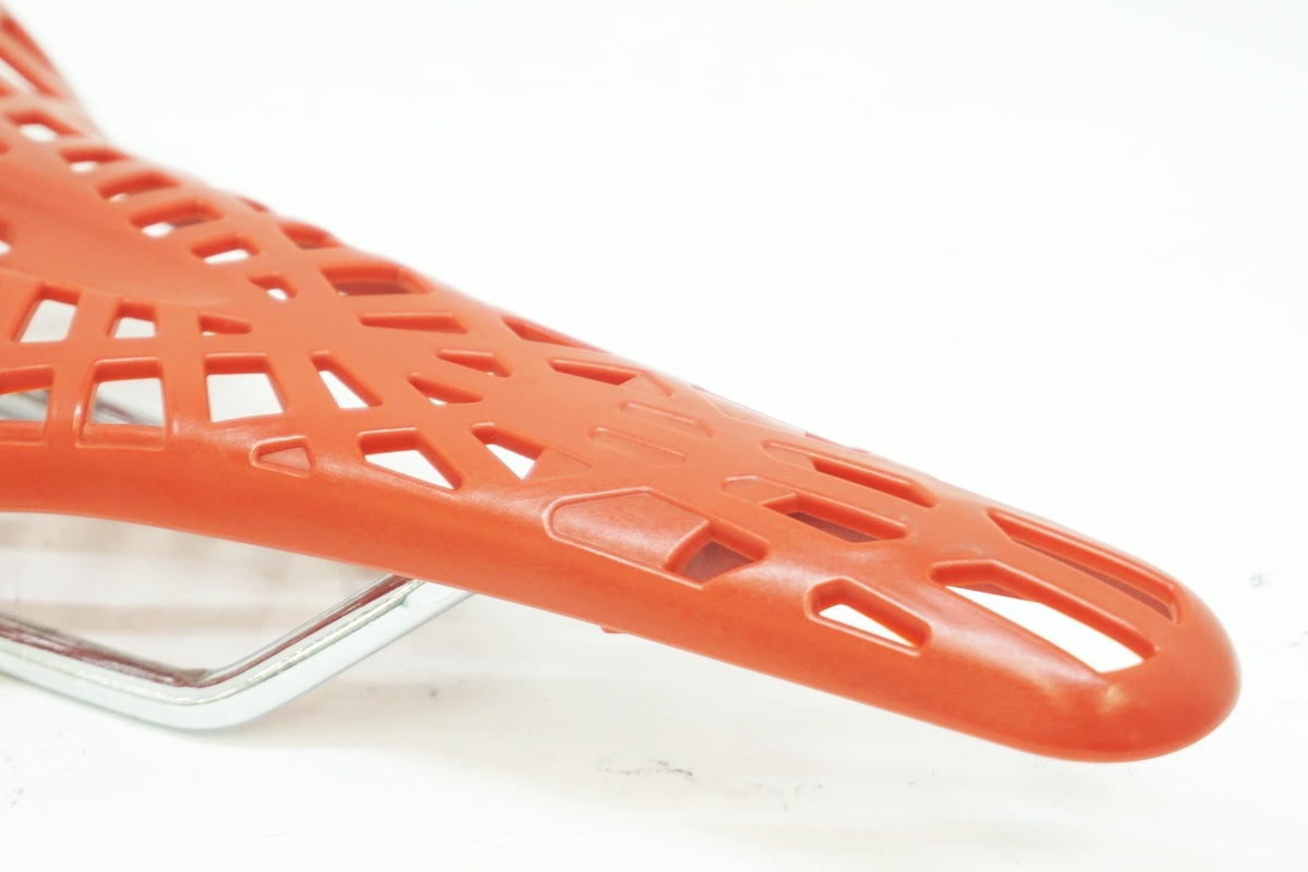 VERTU 「ヴァーチュ」 サドル / 大阪美原北インター店