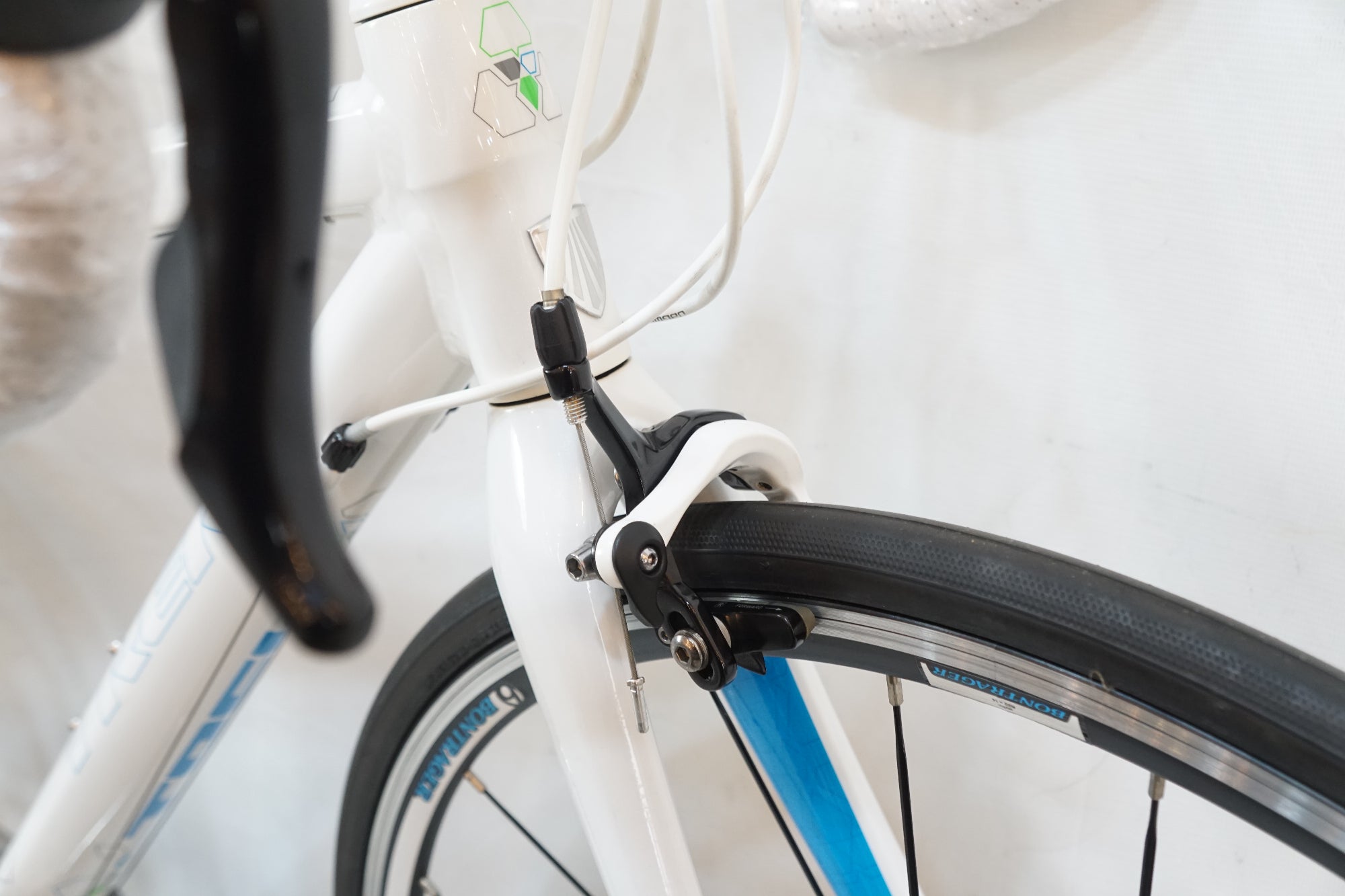小柄な方必見！LEXA SL ほんのり値引きしております。 TREK 「トレック」 LEXA SLX 2014年モデル ロードバイク / バイチャリ