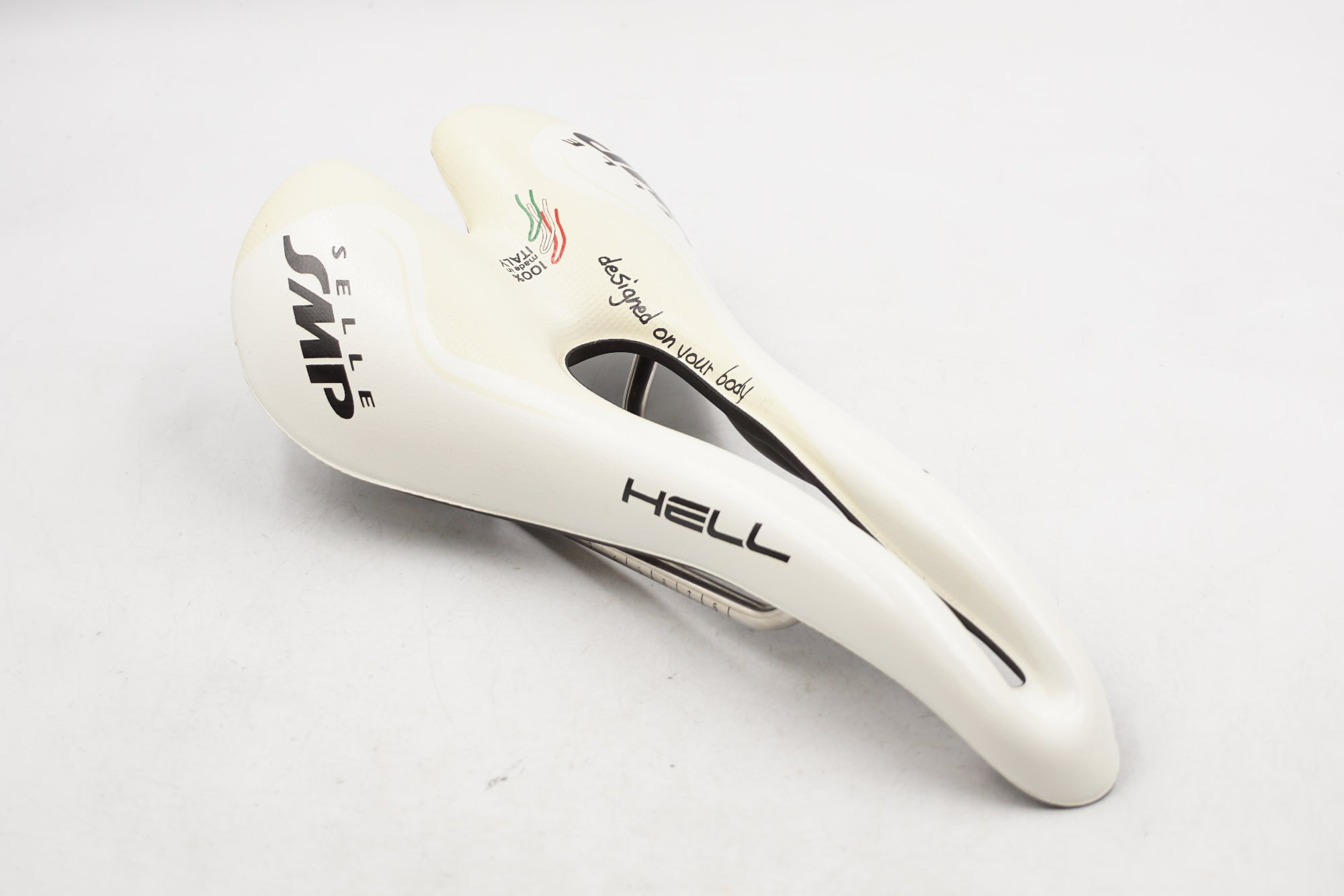SELLE SMP 「セラエスエムピー」 HELL サドル / 奈良店