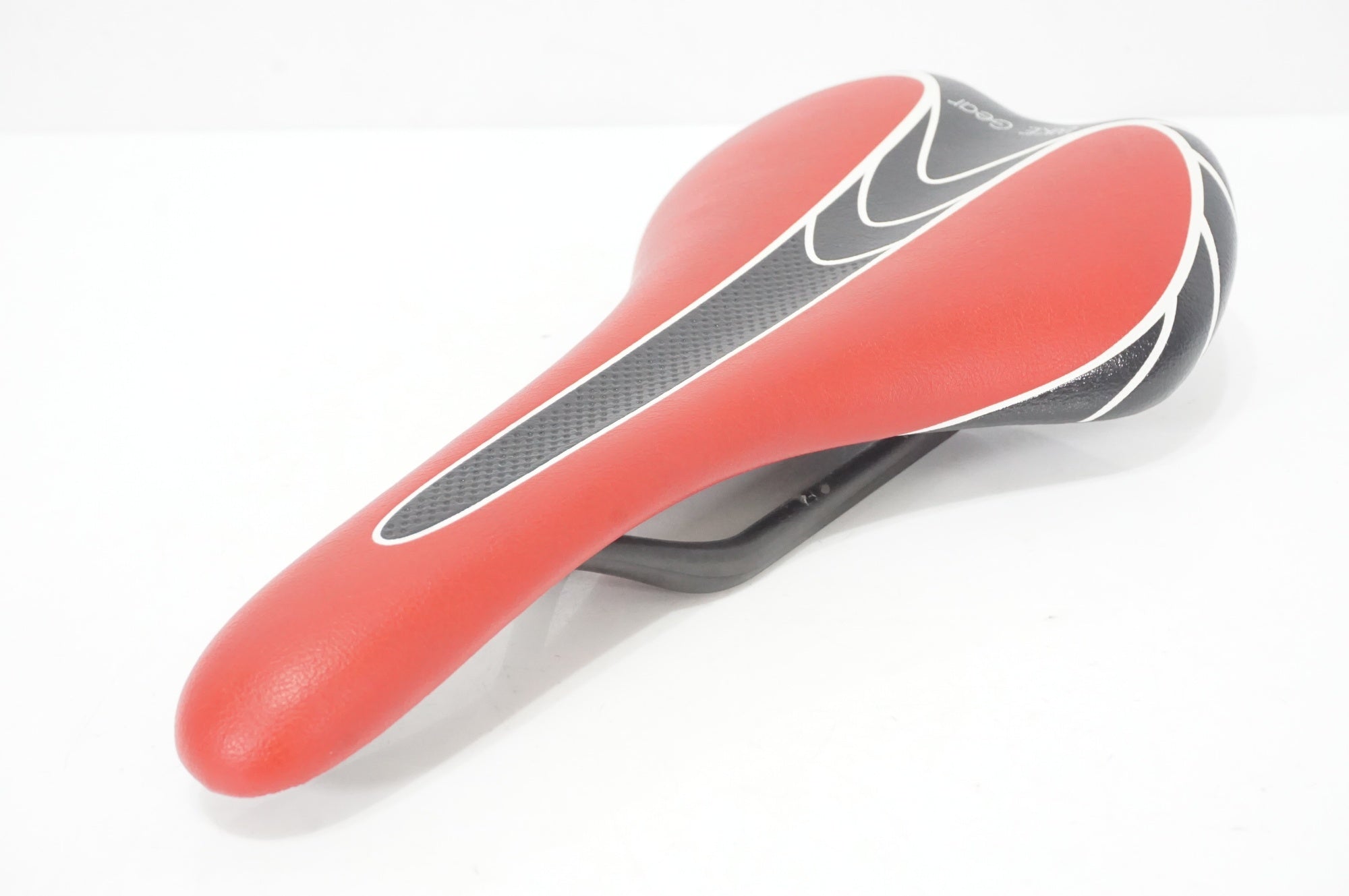 VELO 「ベロ」サドル  / AKIBA店